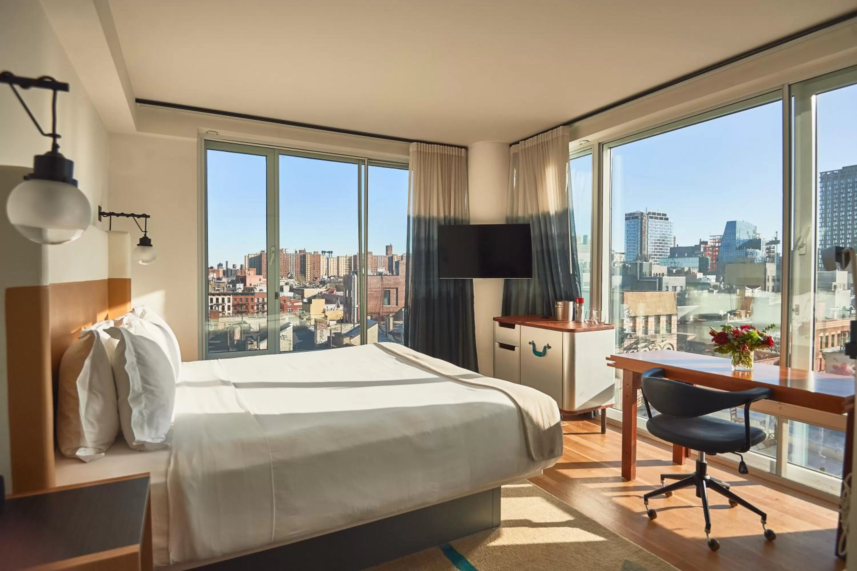 Photo of the whole room, Bed in Hotel Indigo Lower East Side New York by IHG