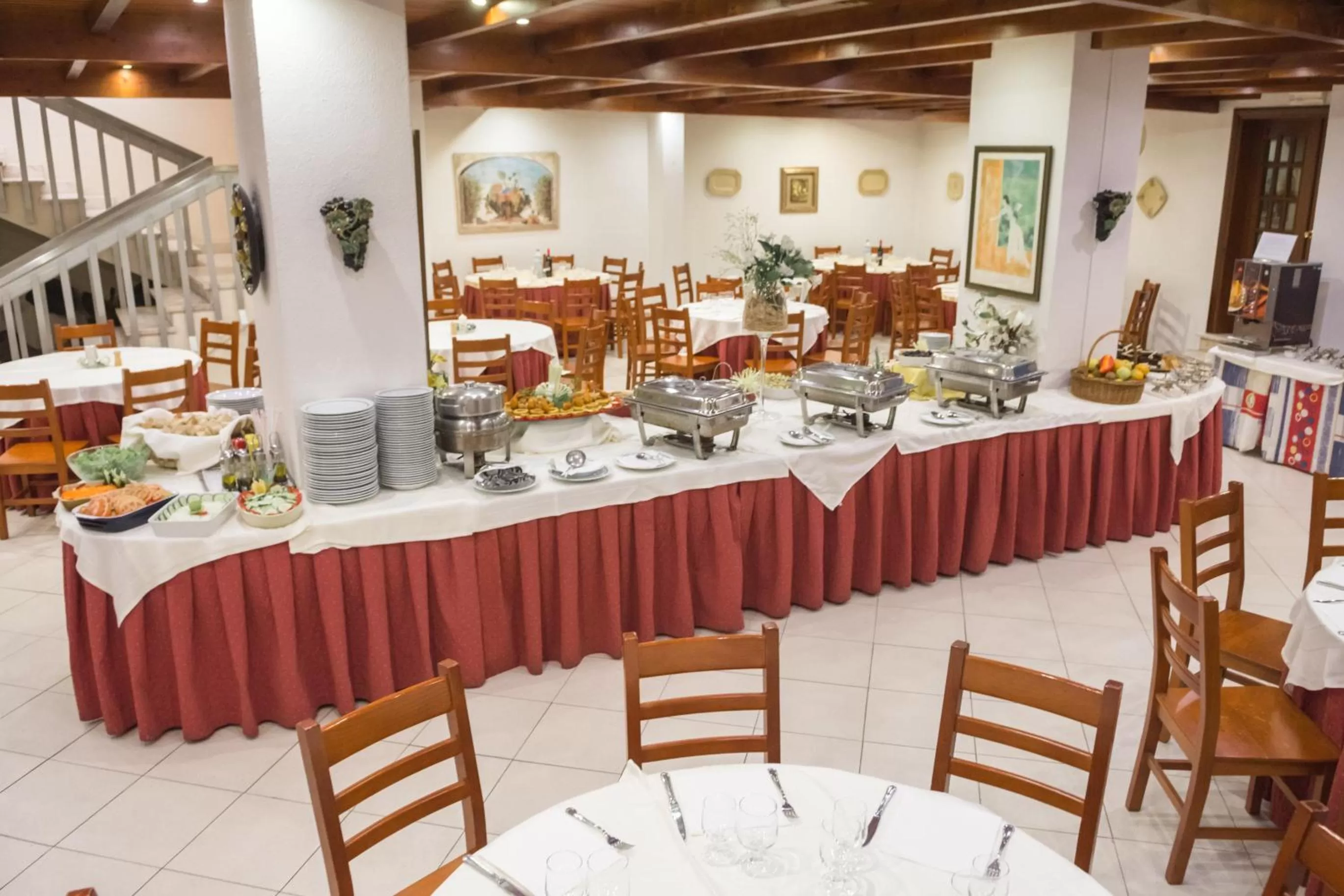 Restaurant/places to eat in Hotel Cristal Caldas