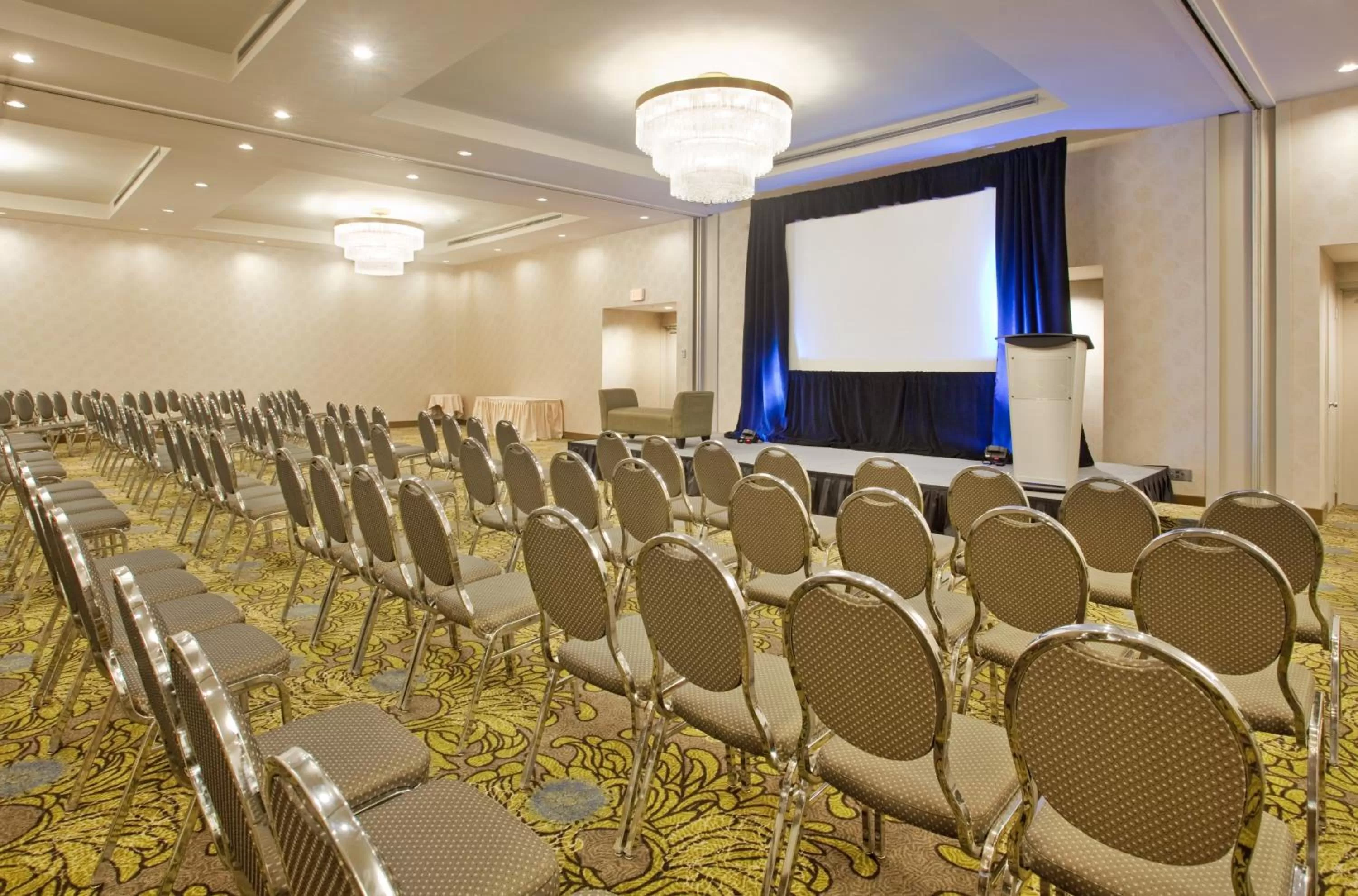 Meeting/conference room in Holiday Inn Vancouver-Centre Broadway by IHG