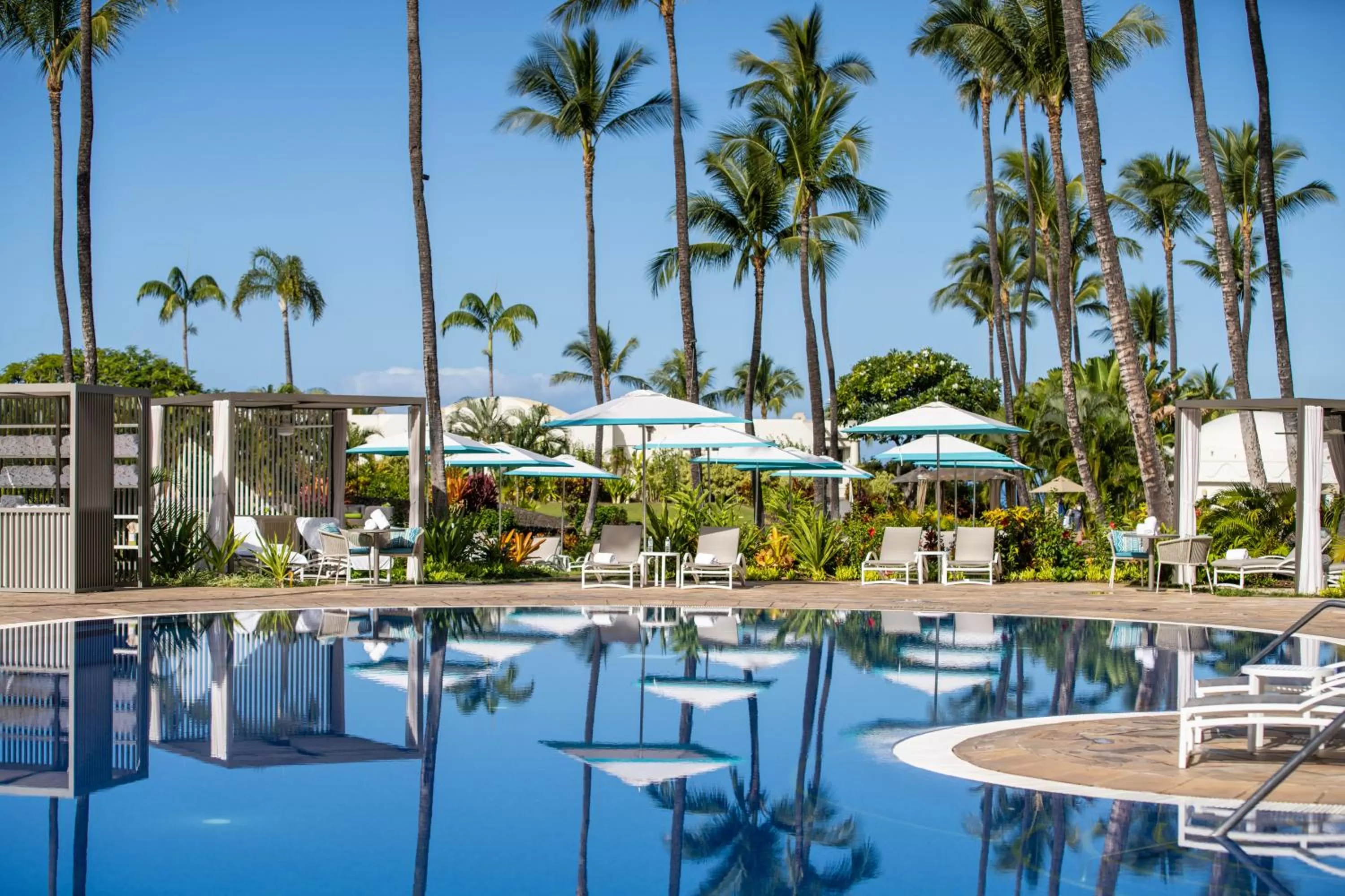 Swimming pool in Fairmont Kea Lani, Maui