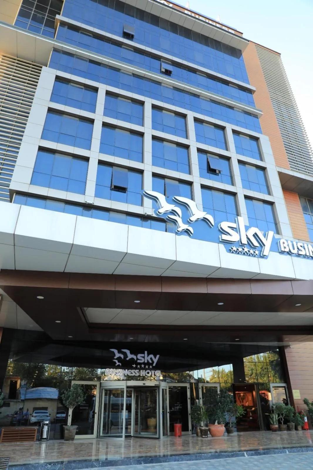 SKY Business Hotel