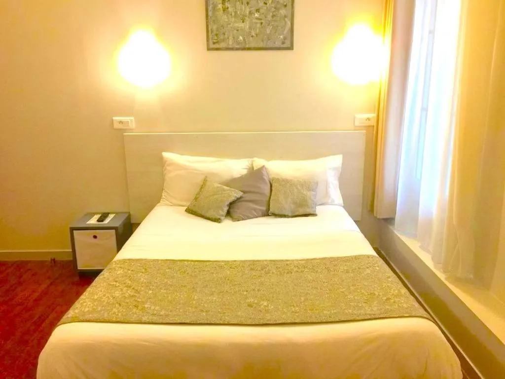 Bed in Hôtel Vendôme