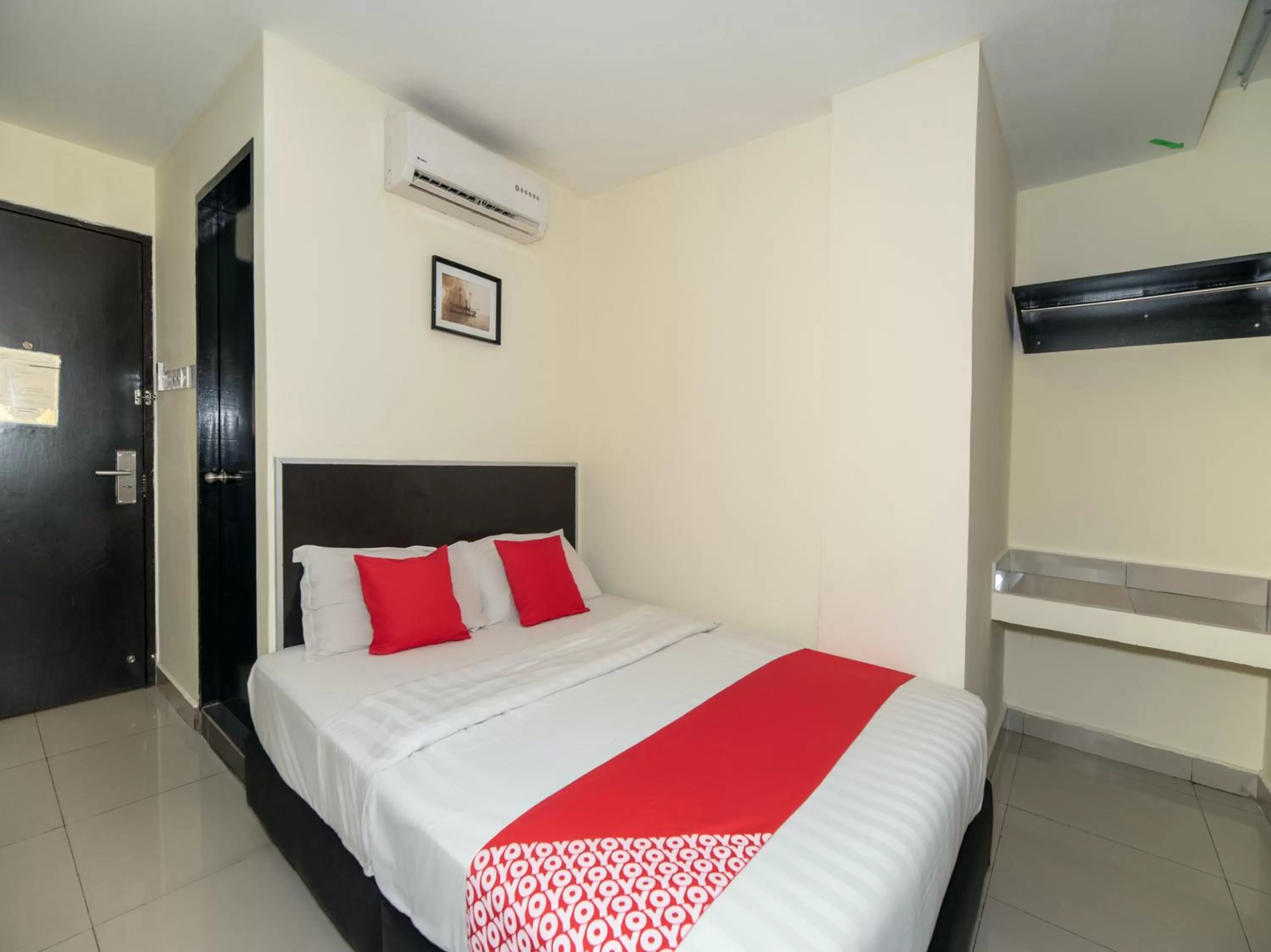 Bedroom, Bed in OYO 89965 Stay Inn Ii