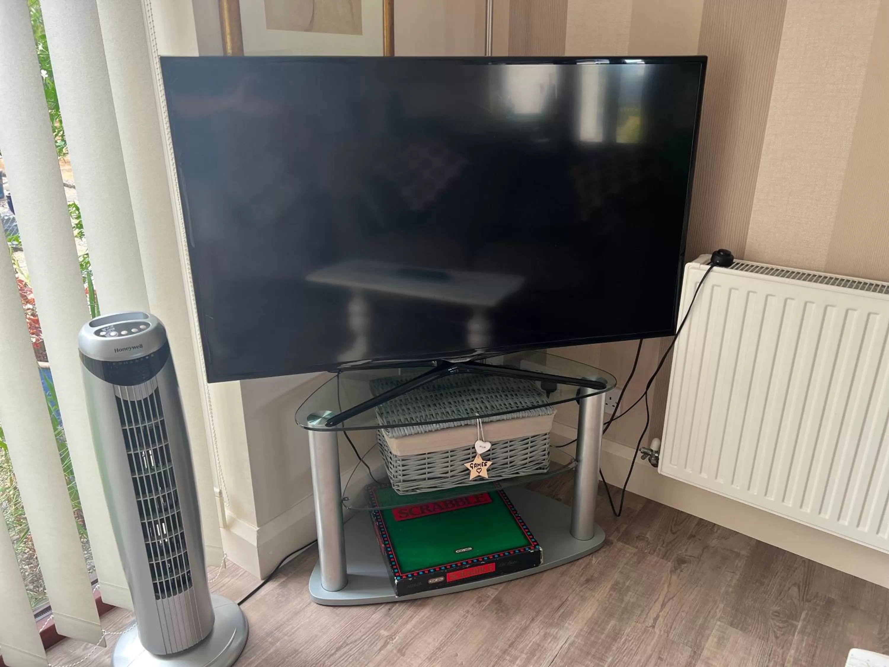 TV and multimedia in Orchard Side Bed and Breakfast