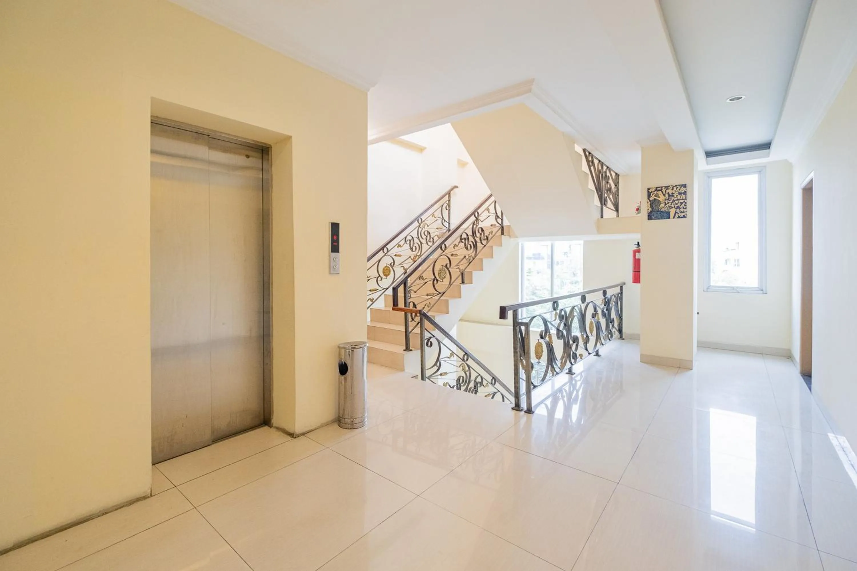 Property building in RedDoorz Plus @ Cideng Barat