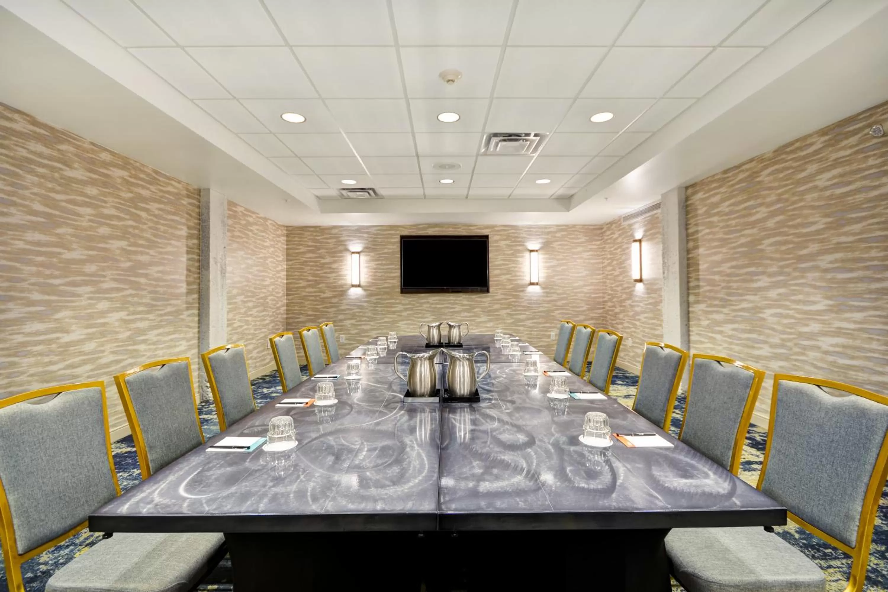 Meeting/conference room in Hotel Indigo Kansas City - The Crossroads by IHG