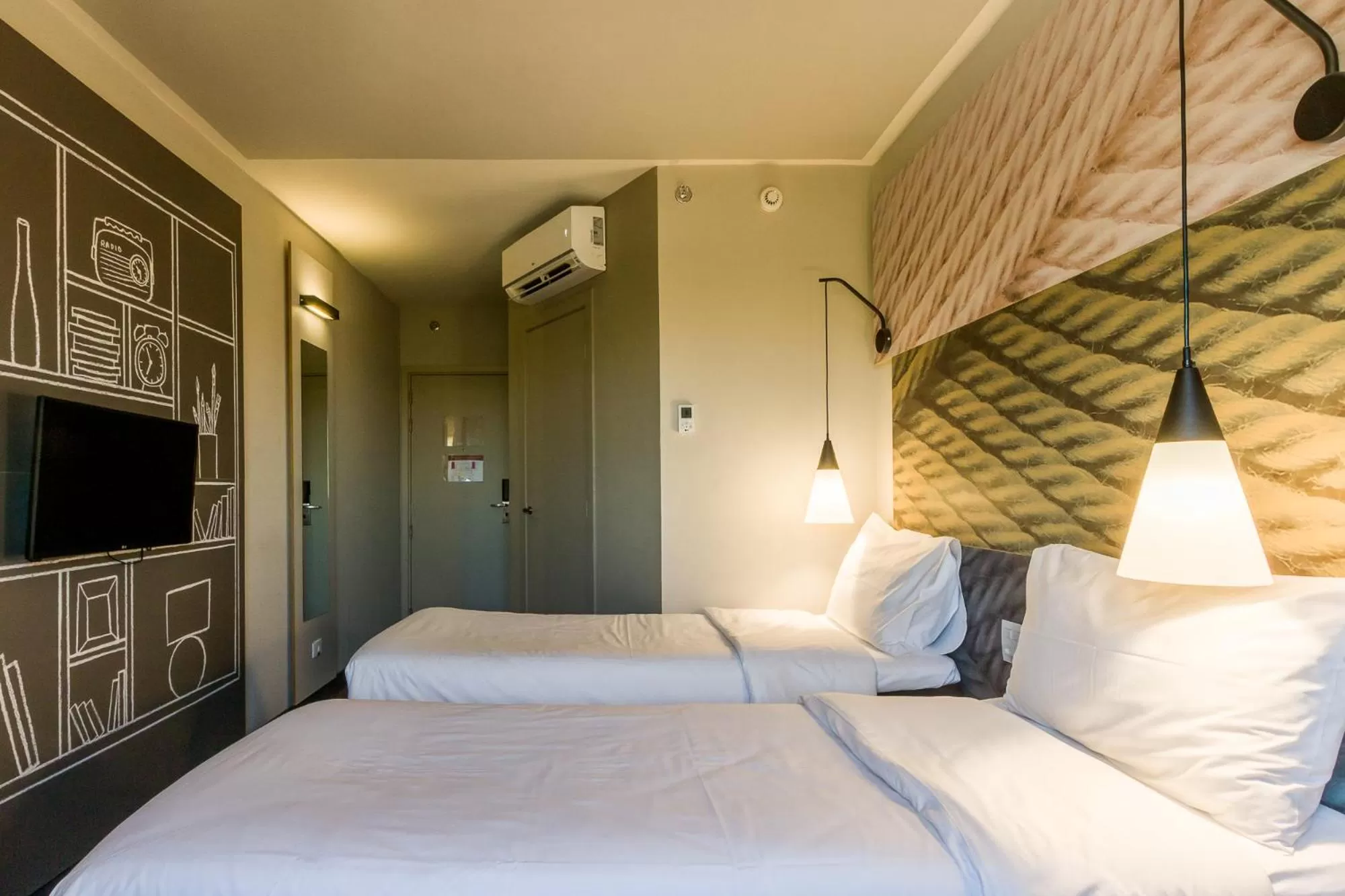 Bedroom, Bed in Ibis Americana