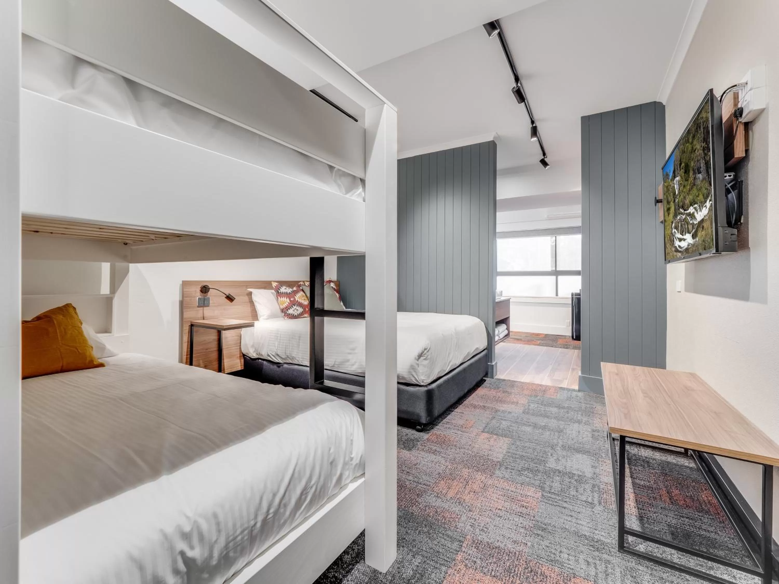 Photo of the whole room, Bed in Banjo Paterson Inn