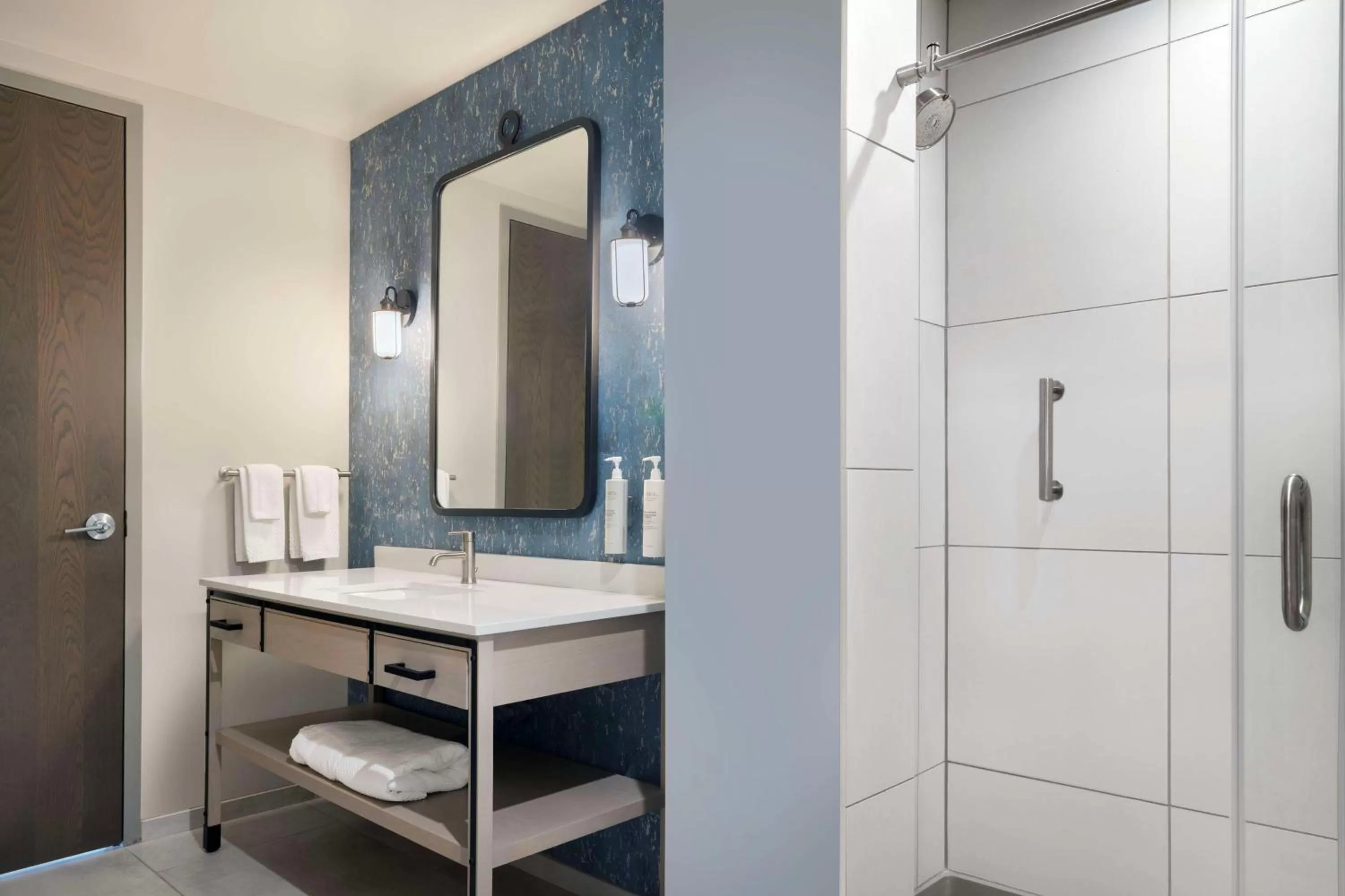 Bathroom in Embassy Suites By Hilton Bowling Green