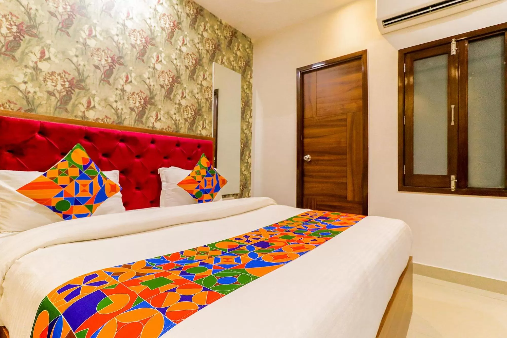 Bed in FabHotel Golden Velvet