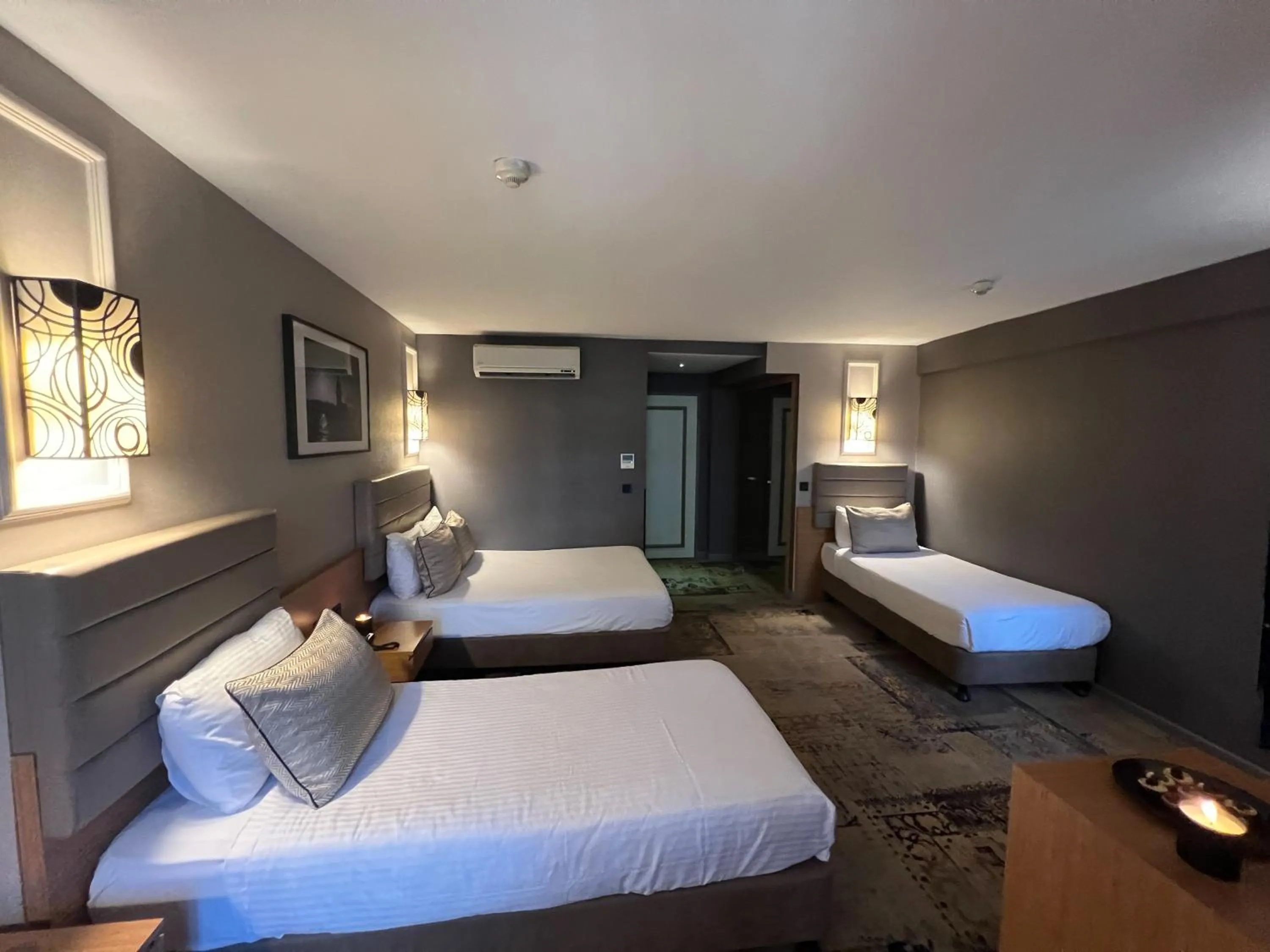 Photo of the whole room, Bed in All Seasons Hotel