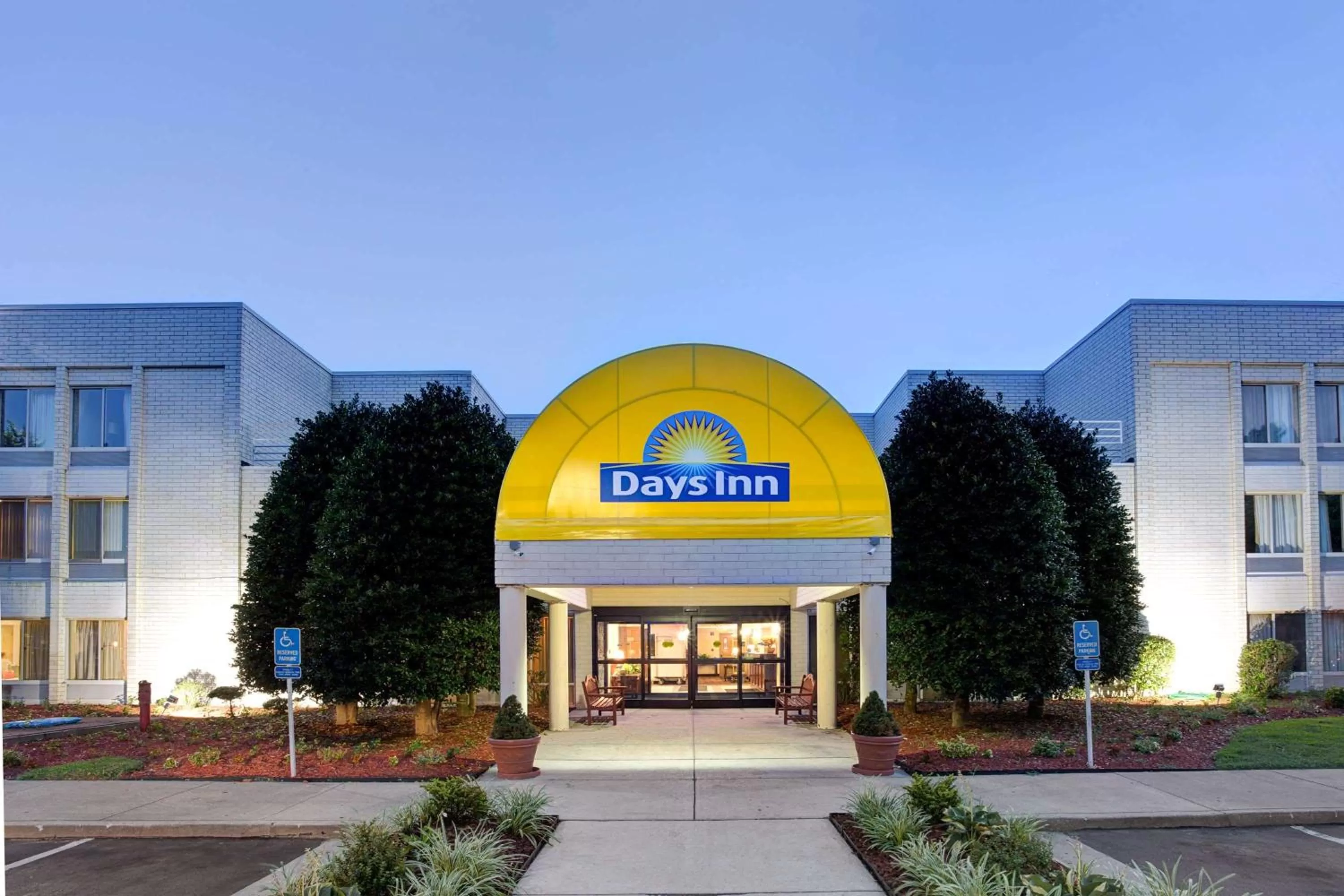 Property building in Days Inn by Wyndham Newport News City Center Oyster Point