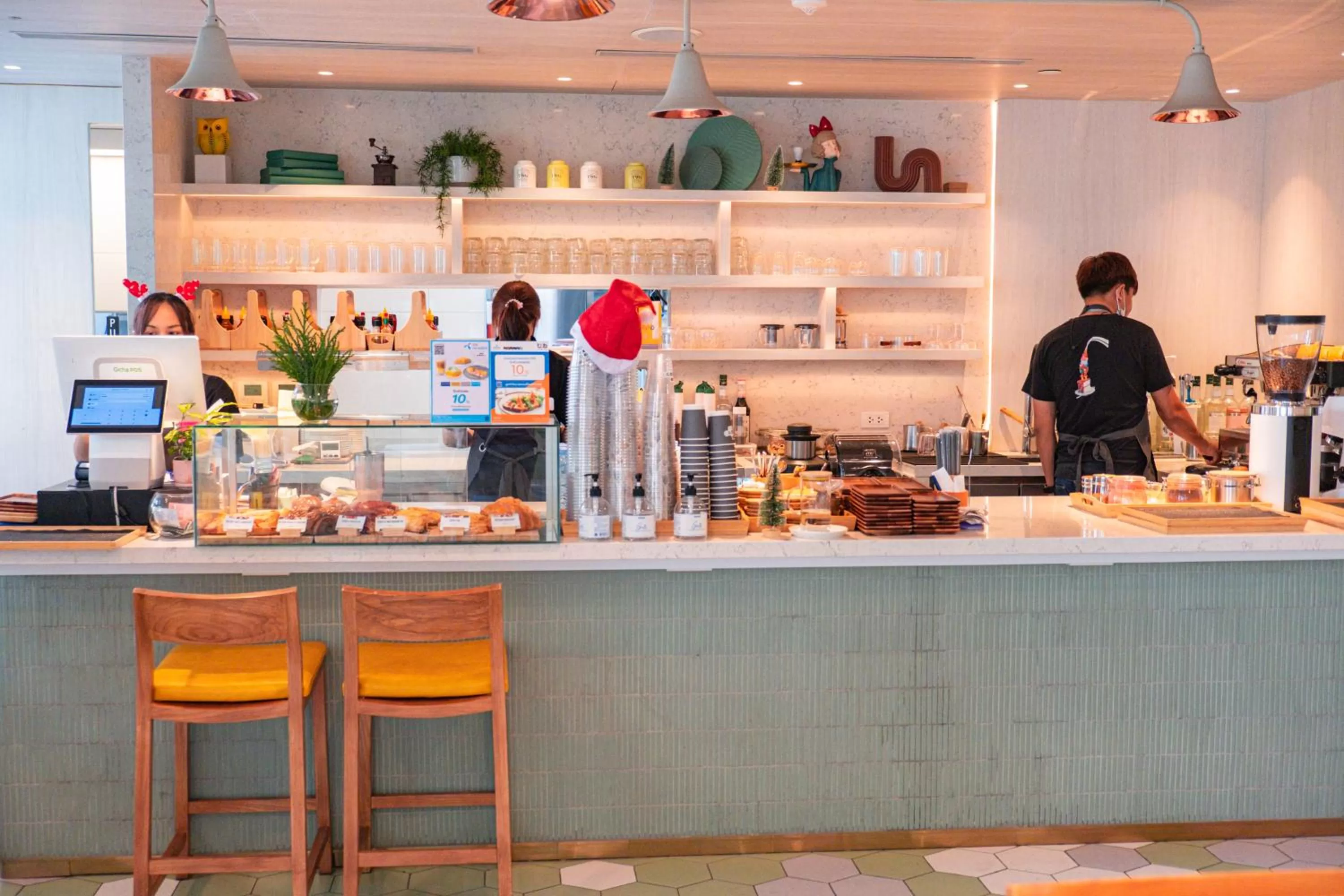 Restaurant/places to eat in Shama Yen-Akat Bangkok