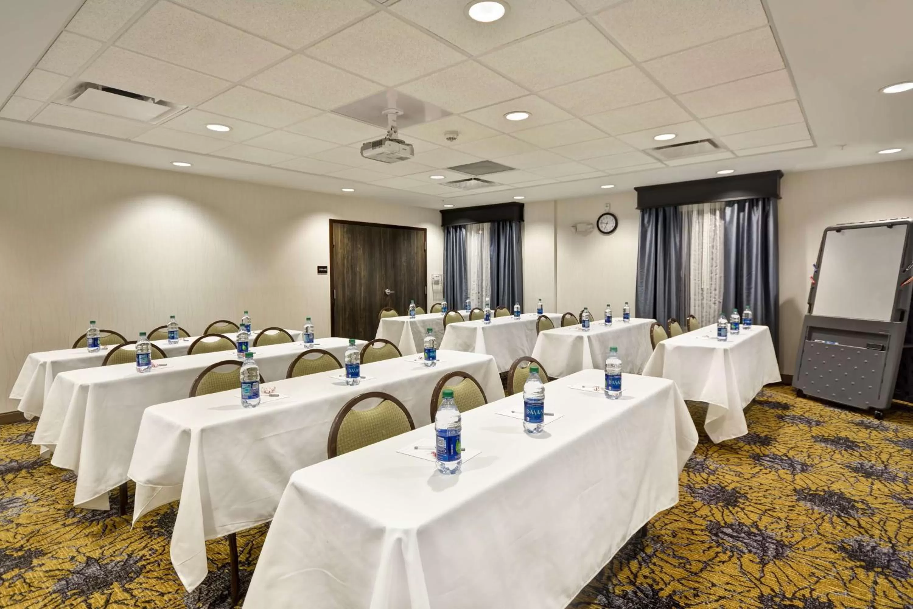 Meeting/conference room in Hampton Inn & Suites Detroit/Warren