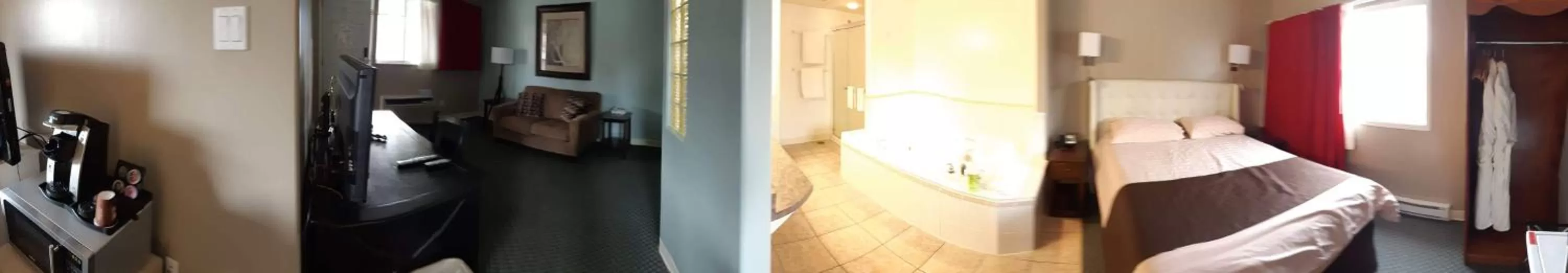 Bathroom in Bear Country Inn