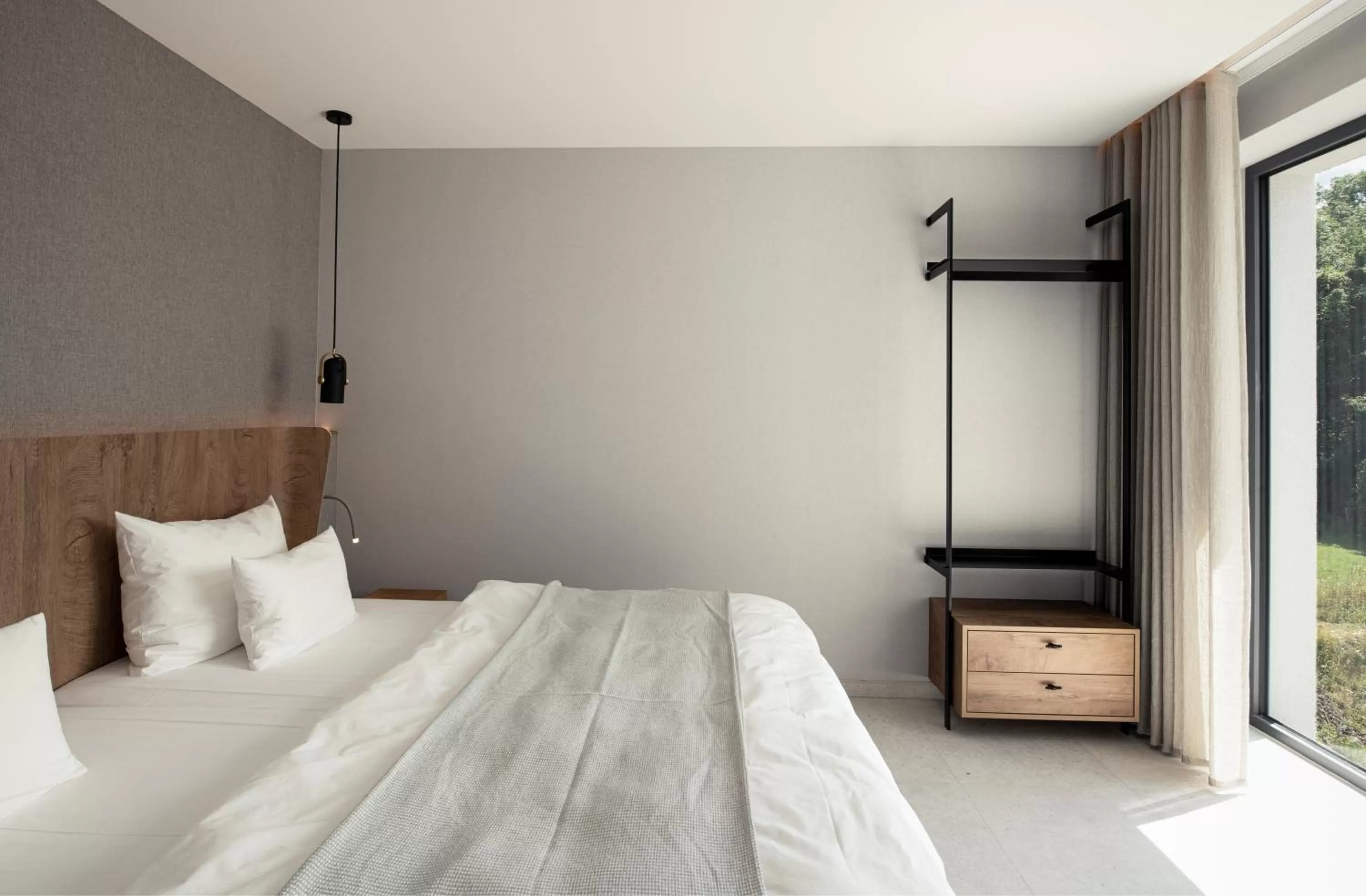 Bedroom, Bed in Hotel VierJahreszeiten am Seilersee