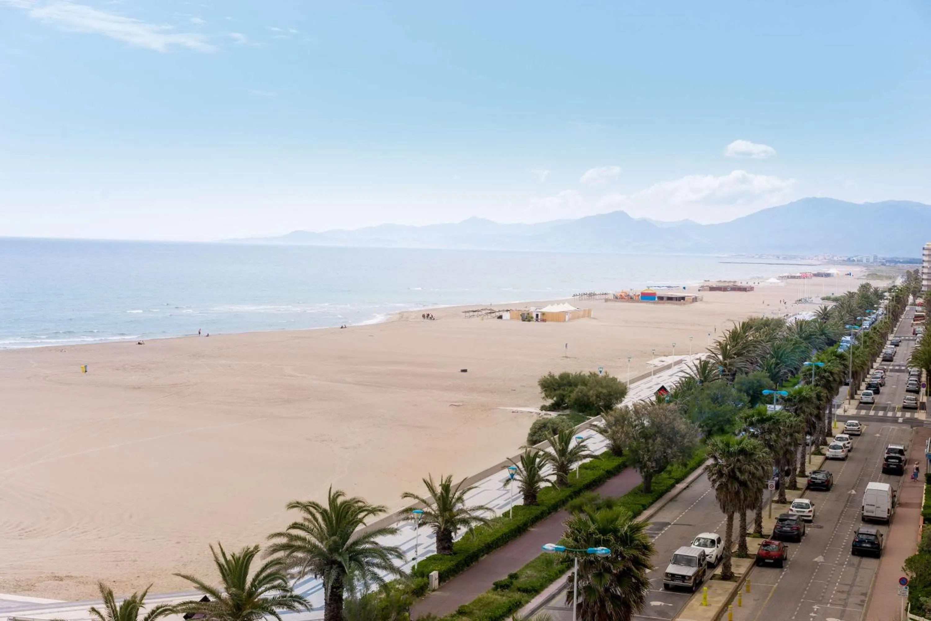 Beach in Best Western Plus Hotel Canet-Plage
