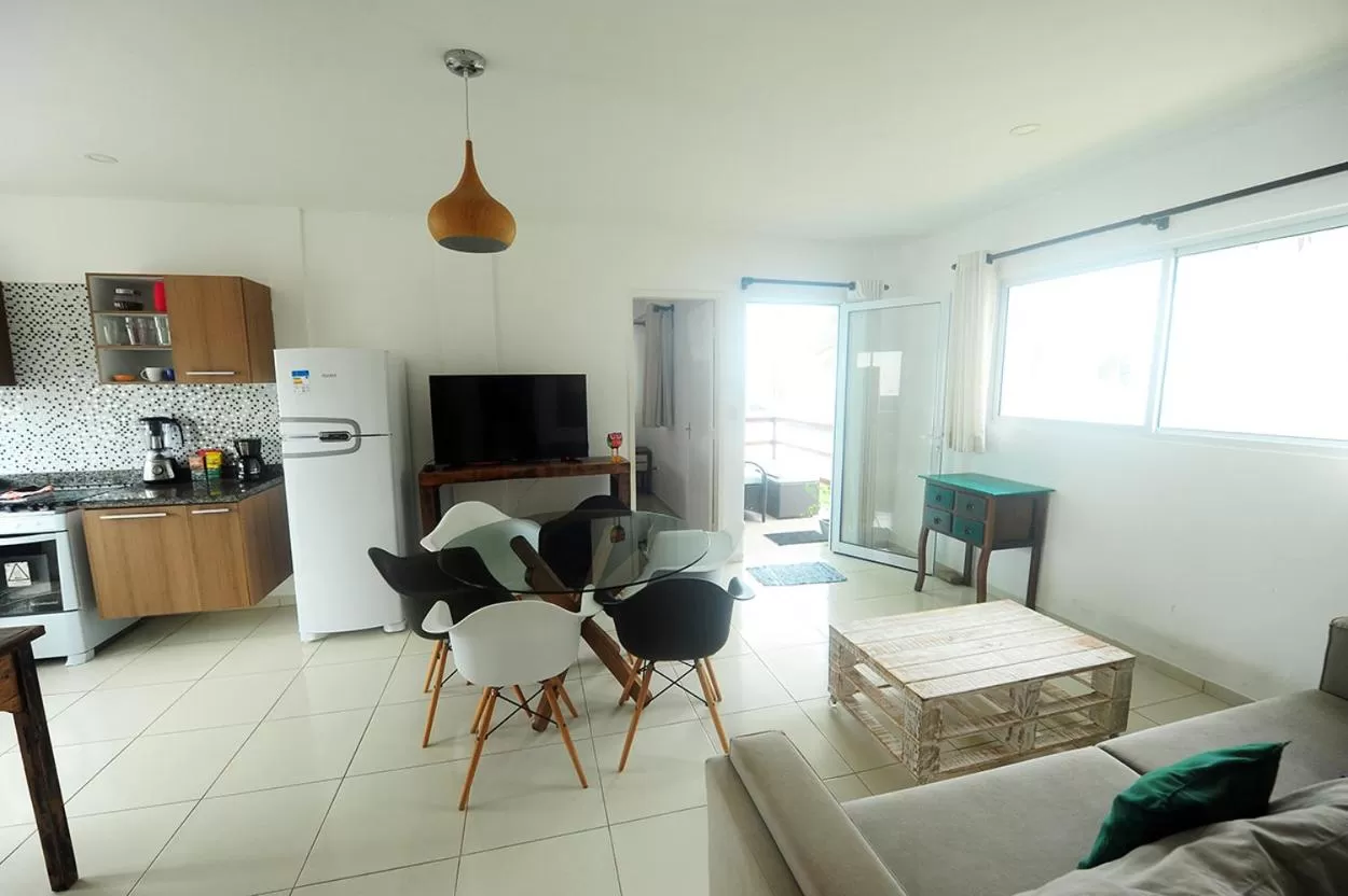 Kitchen or kitchenette, Dining Area in Manga Verde Beach Residence