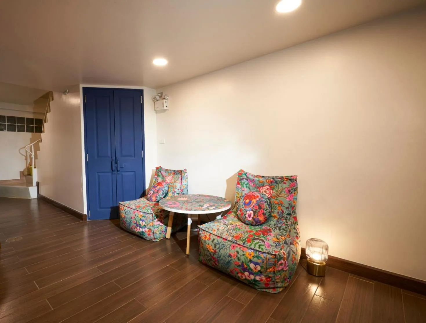 Seating area in Sweet's Escape