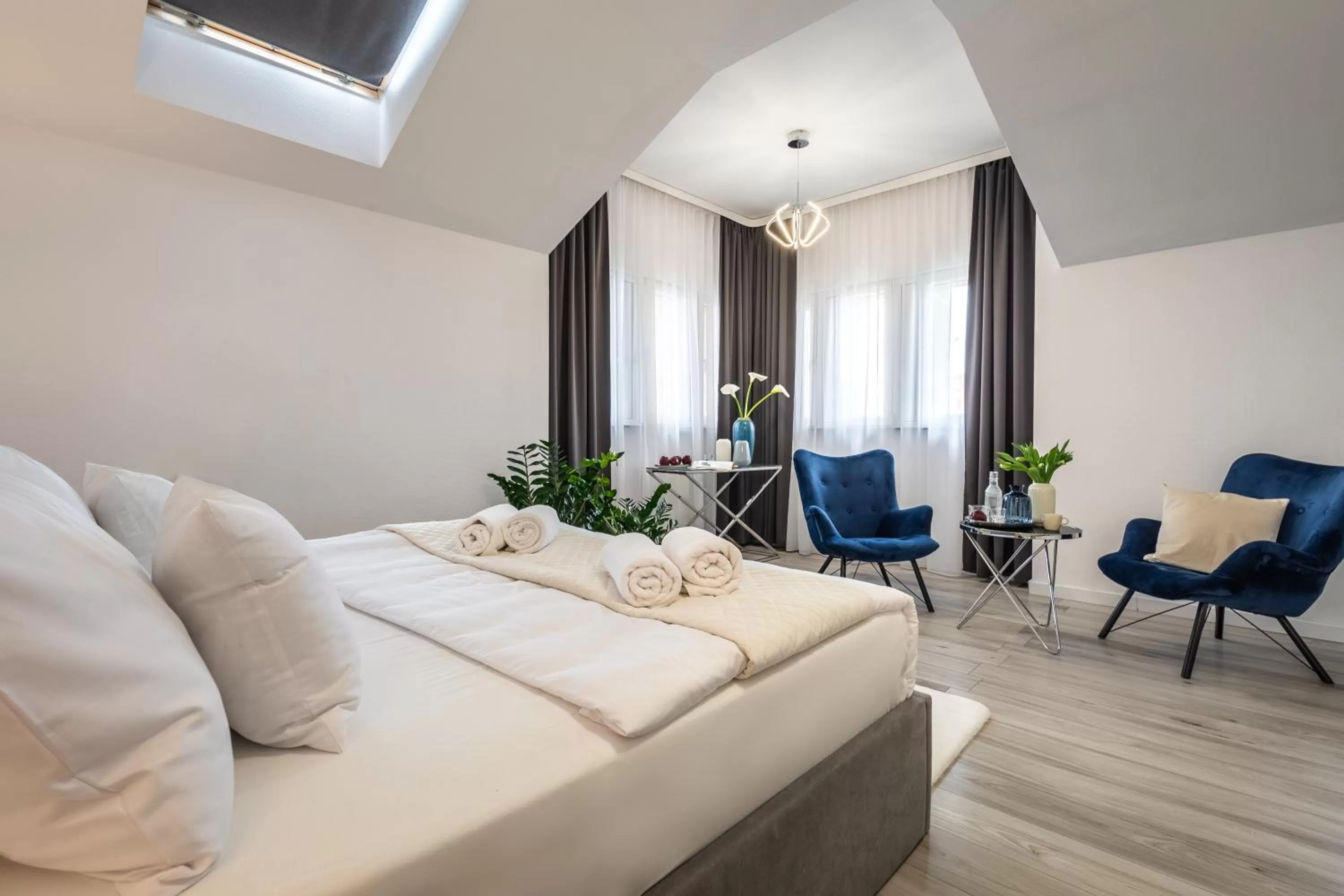 Bed in Hotel Sofia by The Railway Station Wroclaw