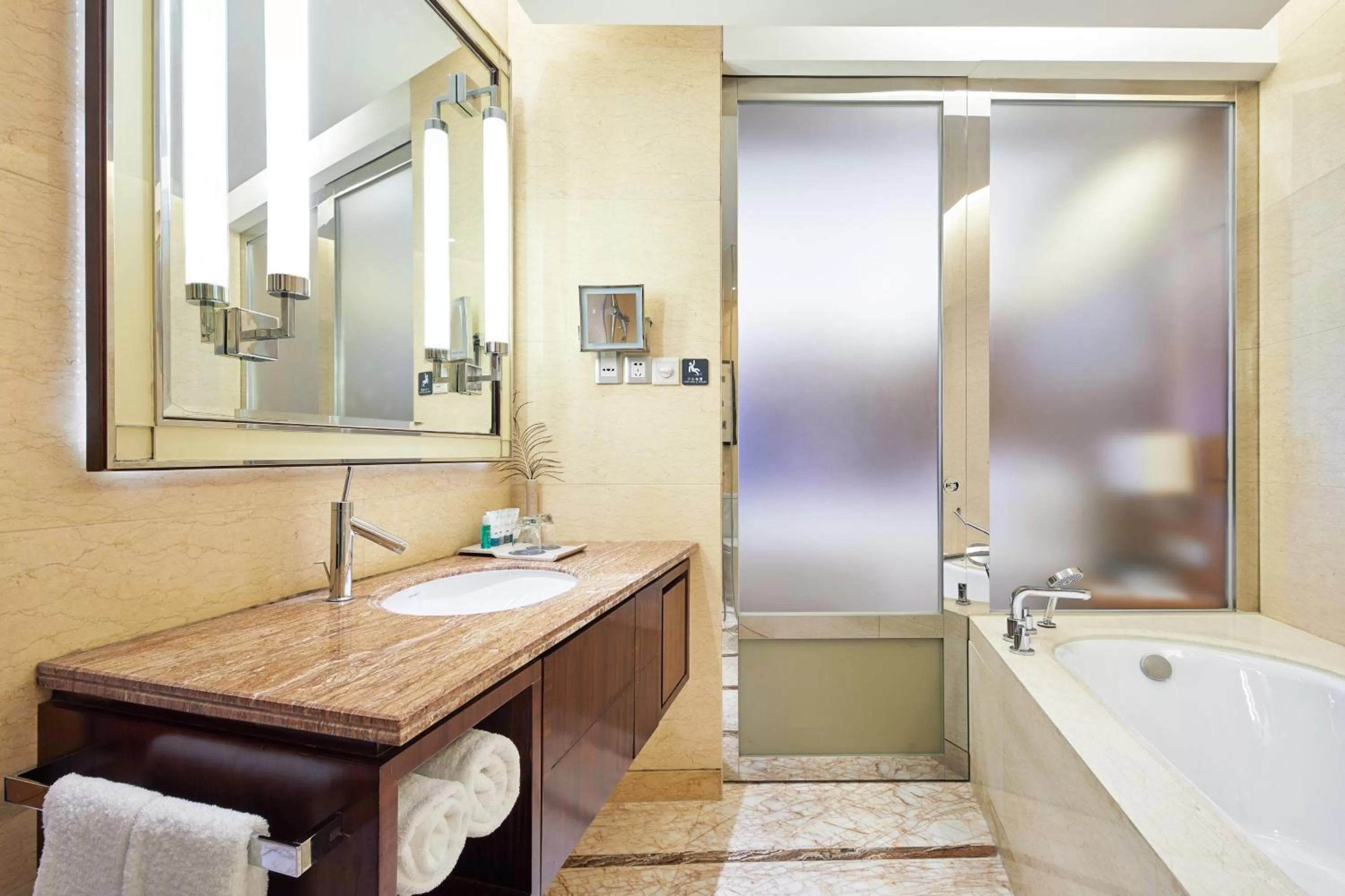 Bathroom in The Westin Nanjing Xuanwu Lake