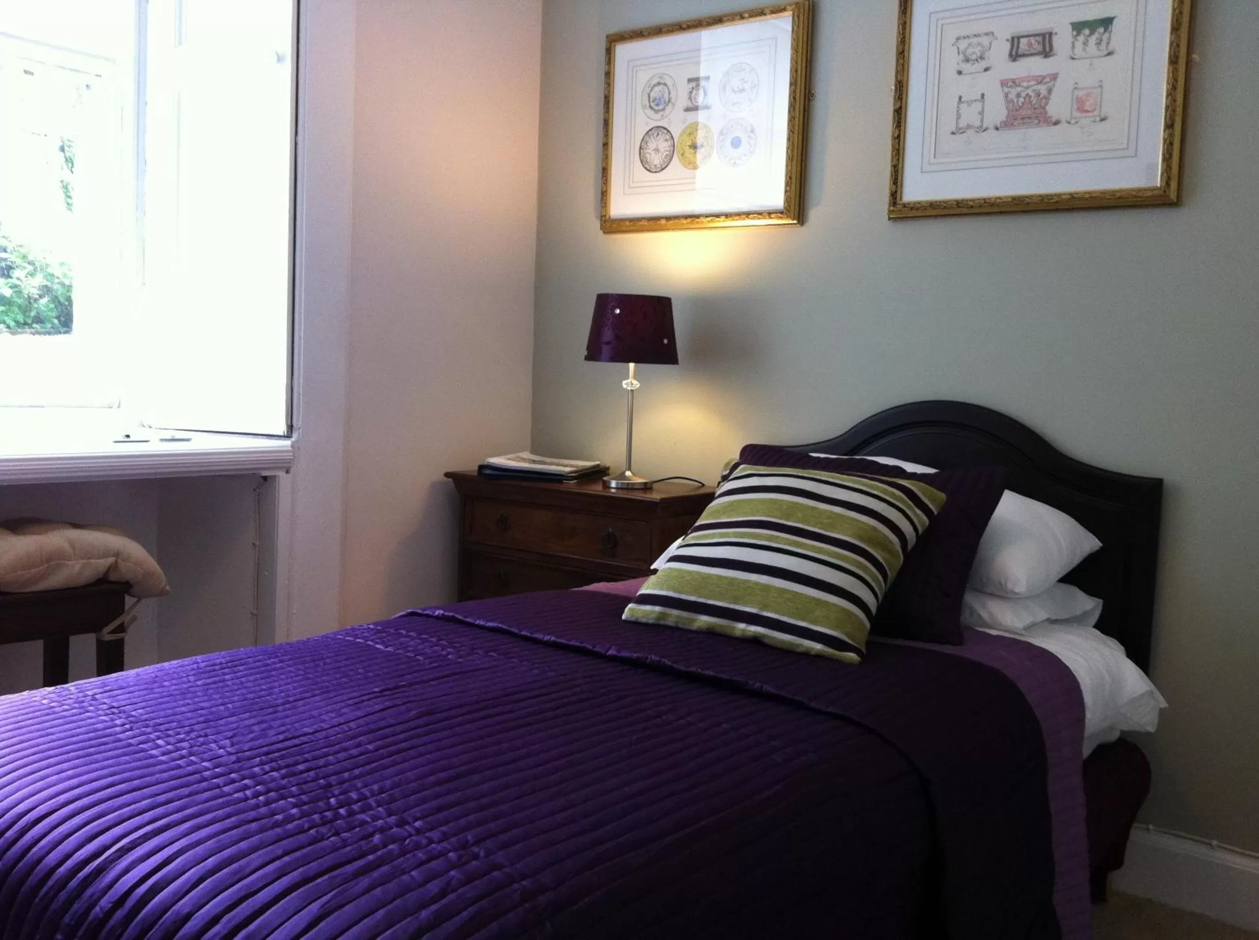 Bed in Thistle Hotel