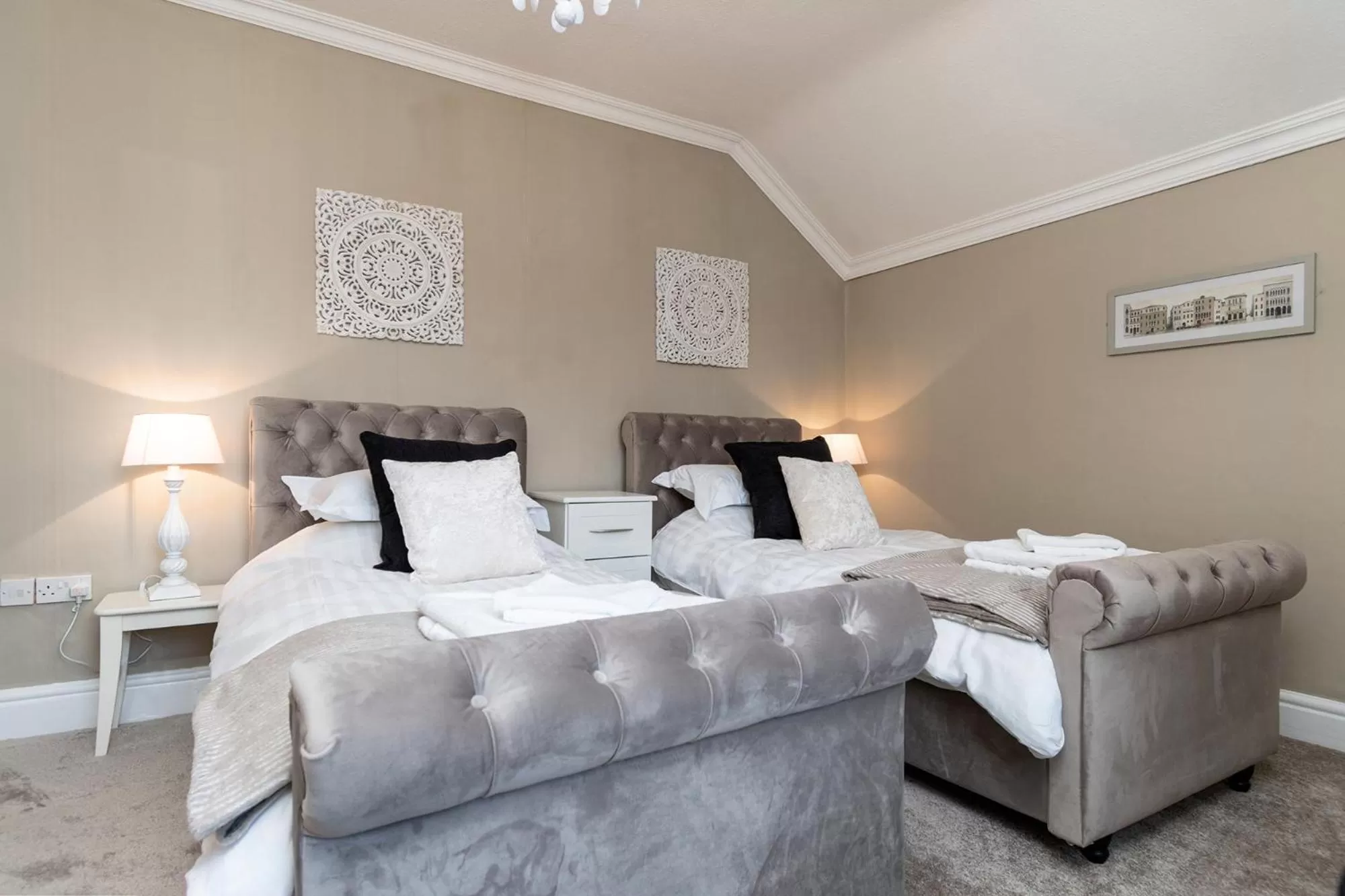 Bed in Lansdowne House with Private Car Park