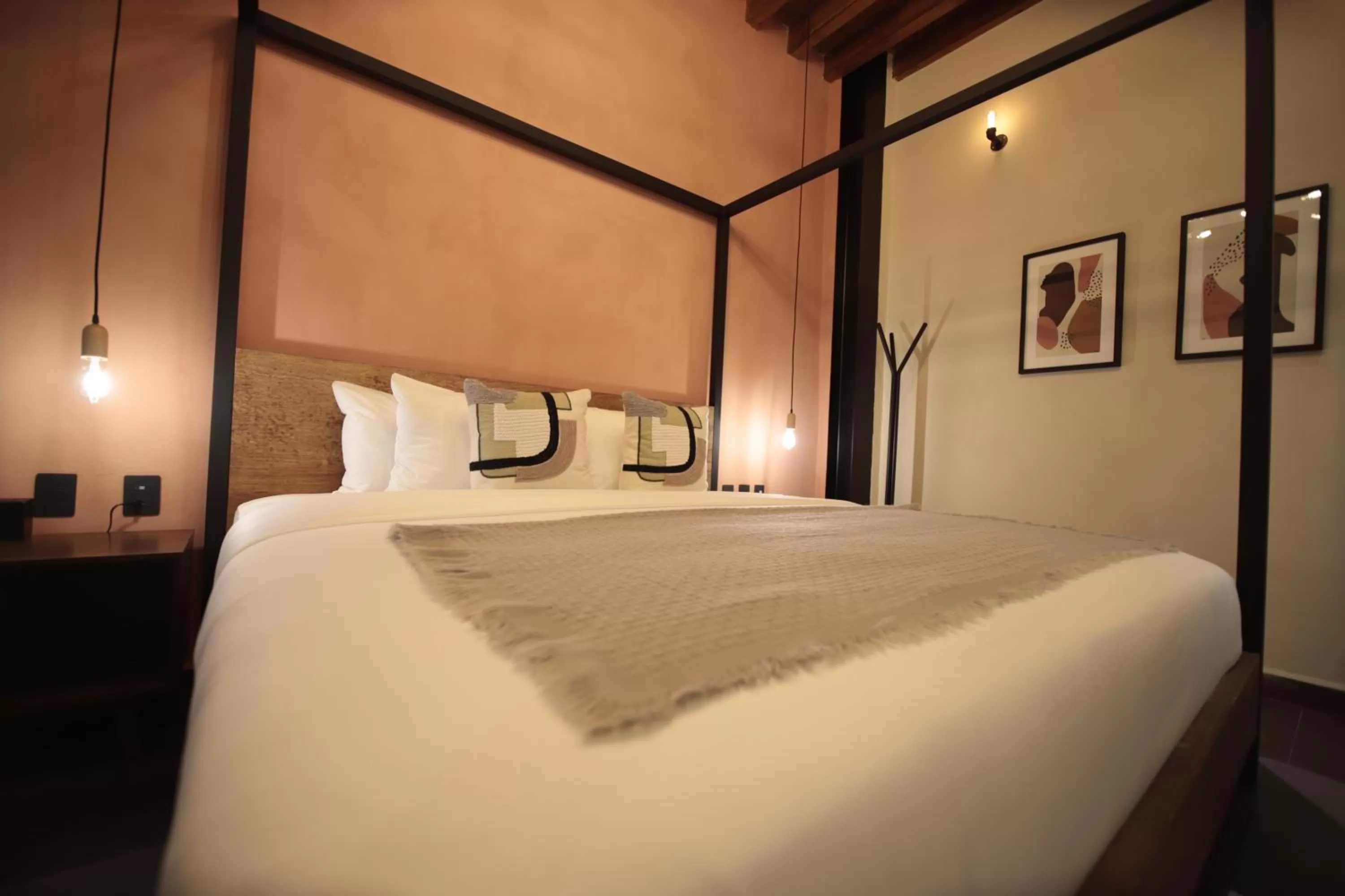 Bed in Antigua Trece Hotel Fusión & SPA