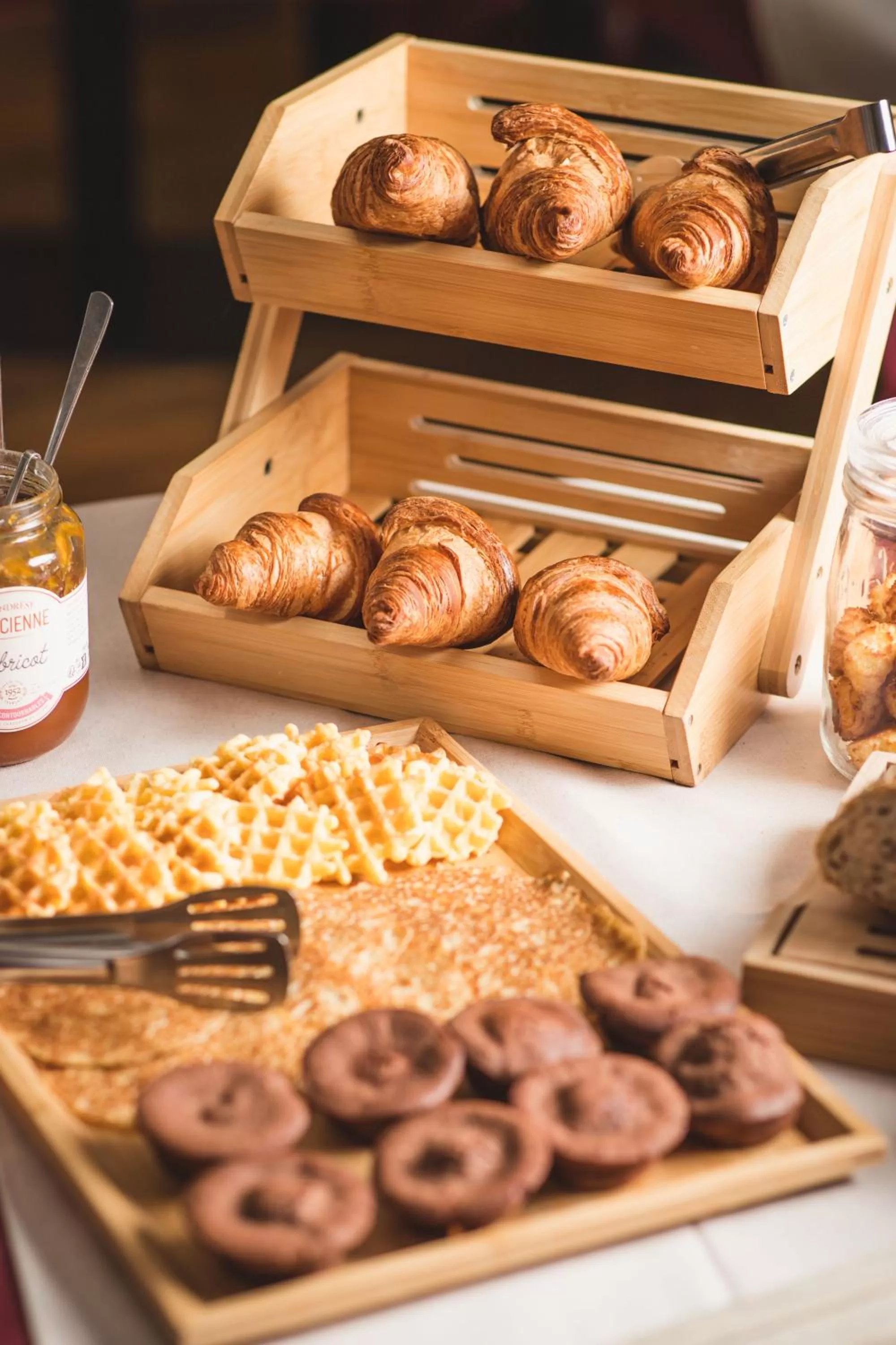 Breakfast in La Terrasse Fleurie, Logis, Hôtel et Restaurant