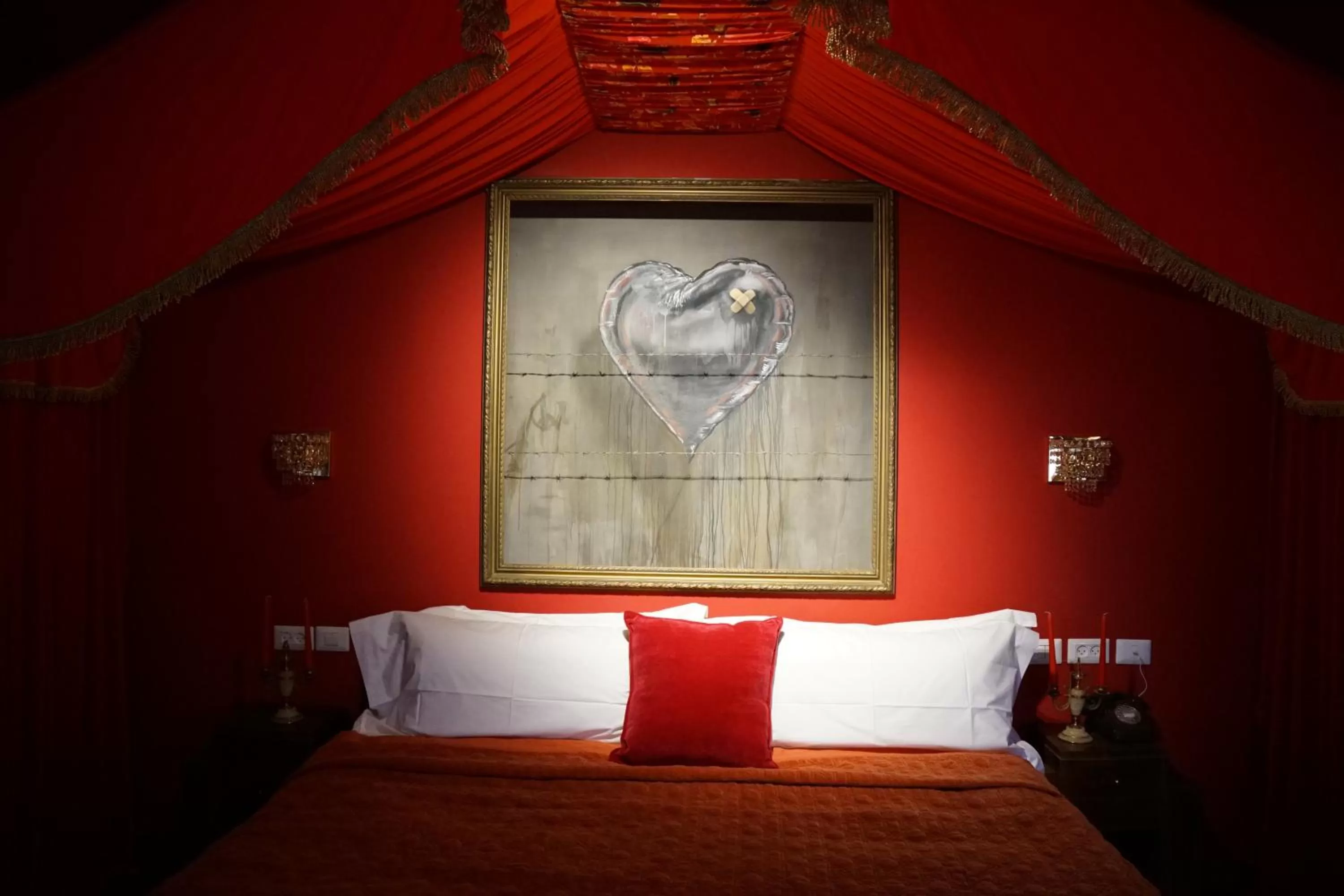 Bedroom, Bed in The Walled Off Hotel