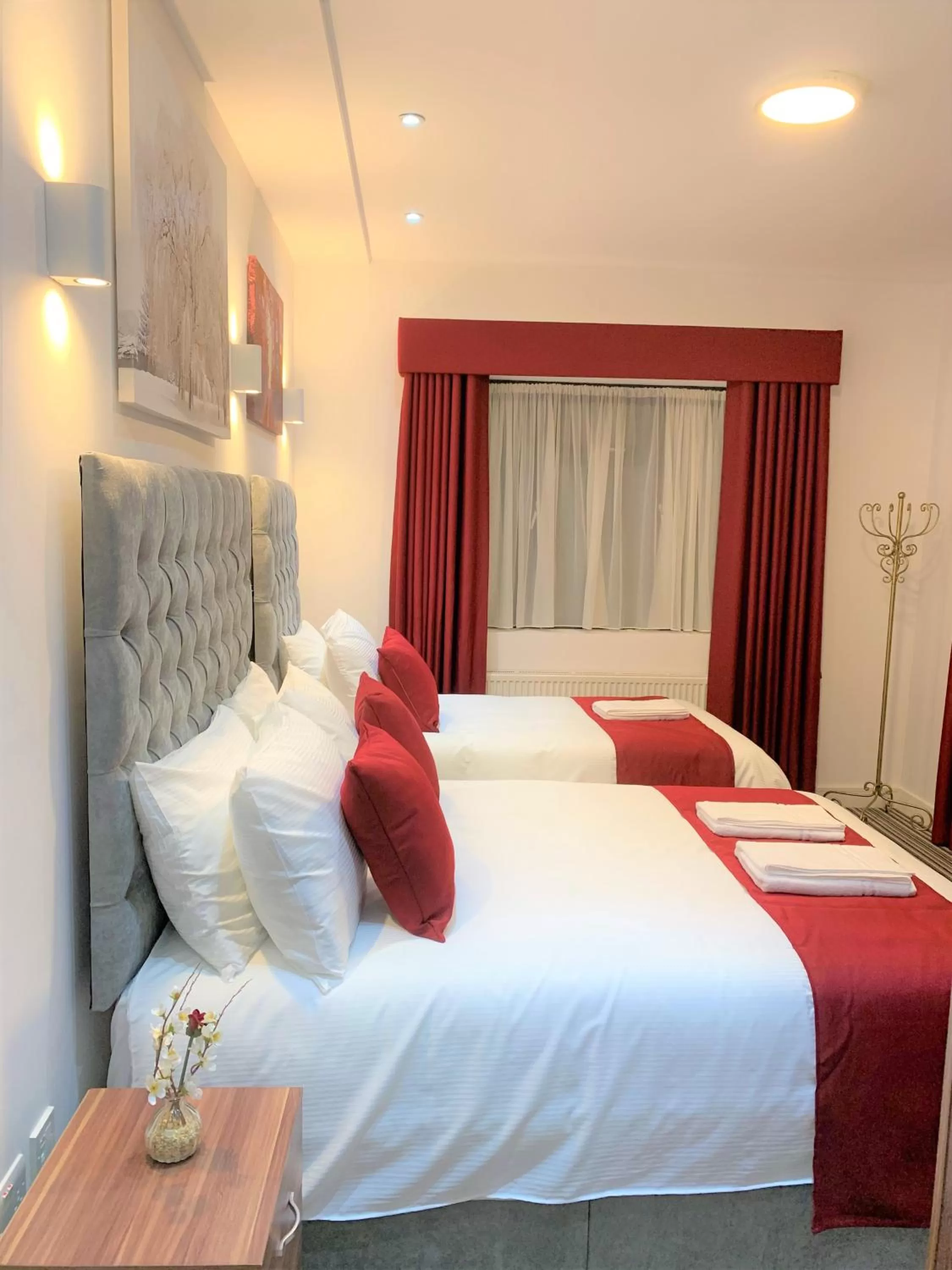 Bedroom, Bed in Green View Hotel Near Dartford