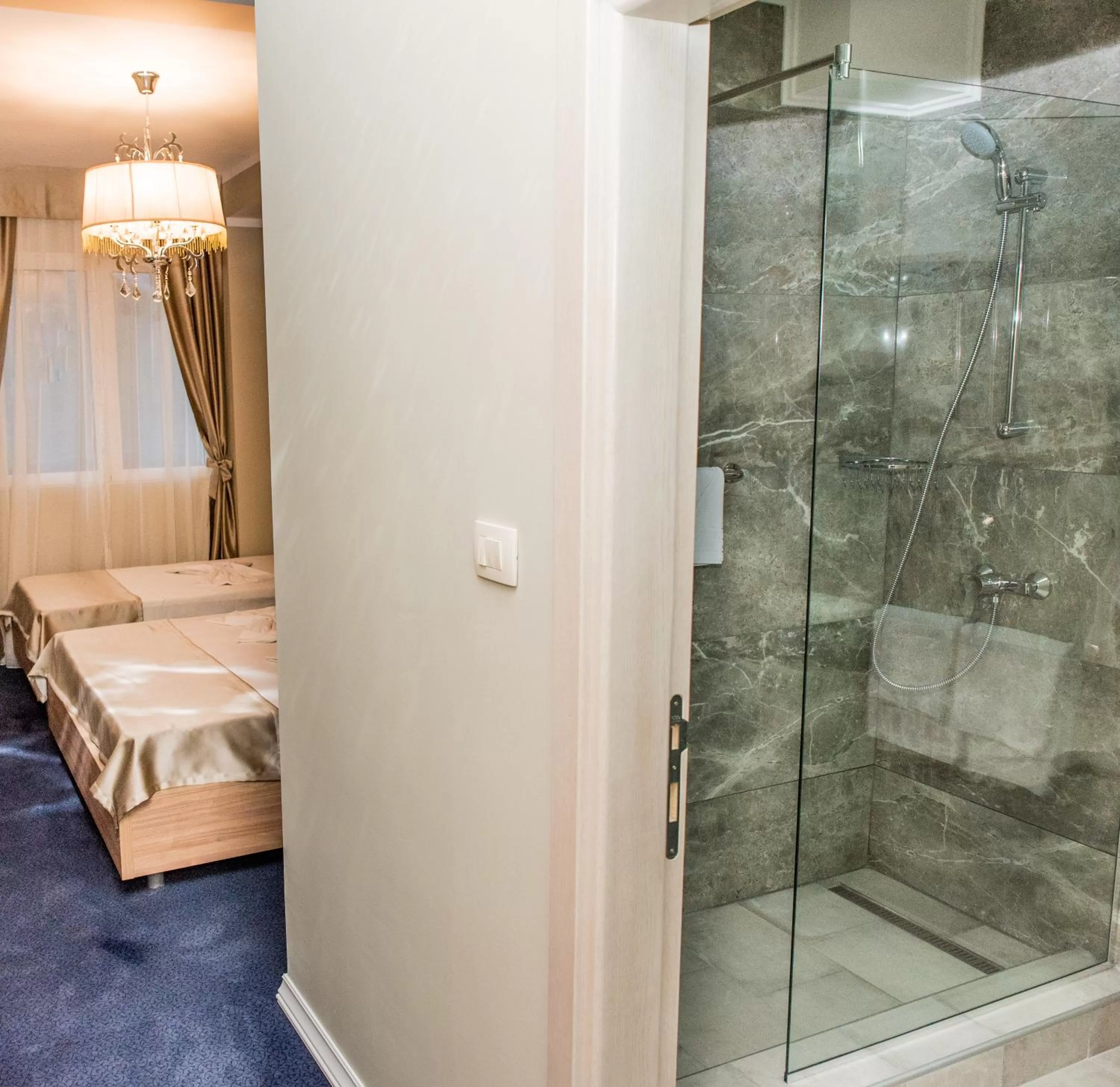 Photo of the whole room in Hotel Crnogorska Kuća