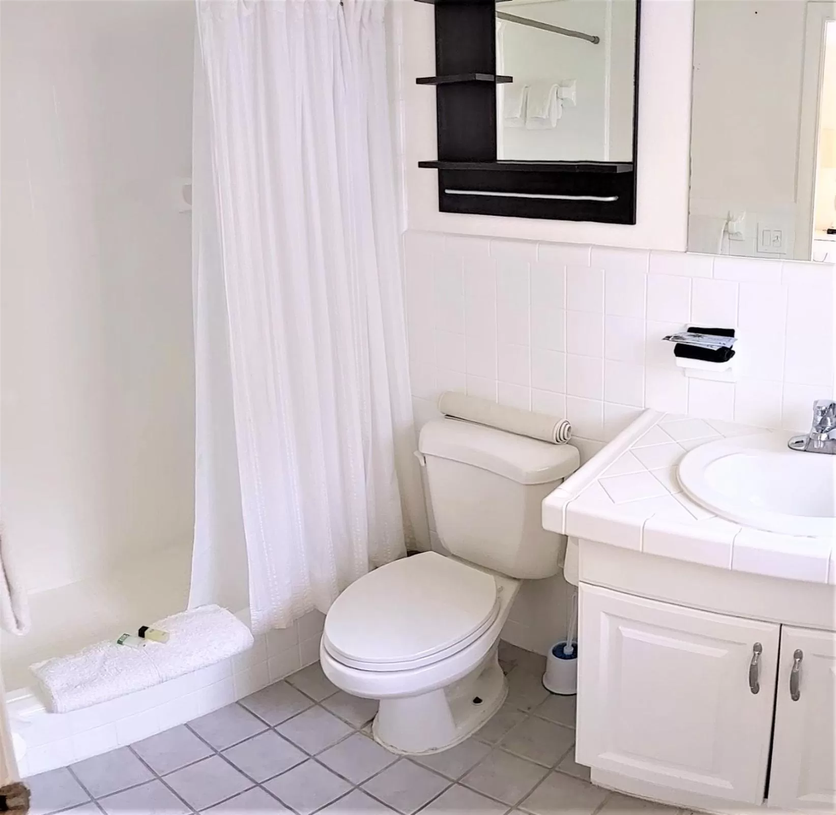 Bathroom in Manhattan Tower Apartment Hotel