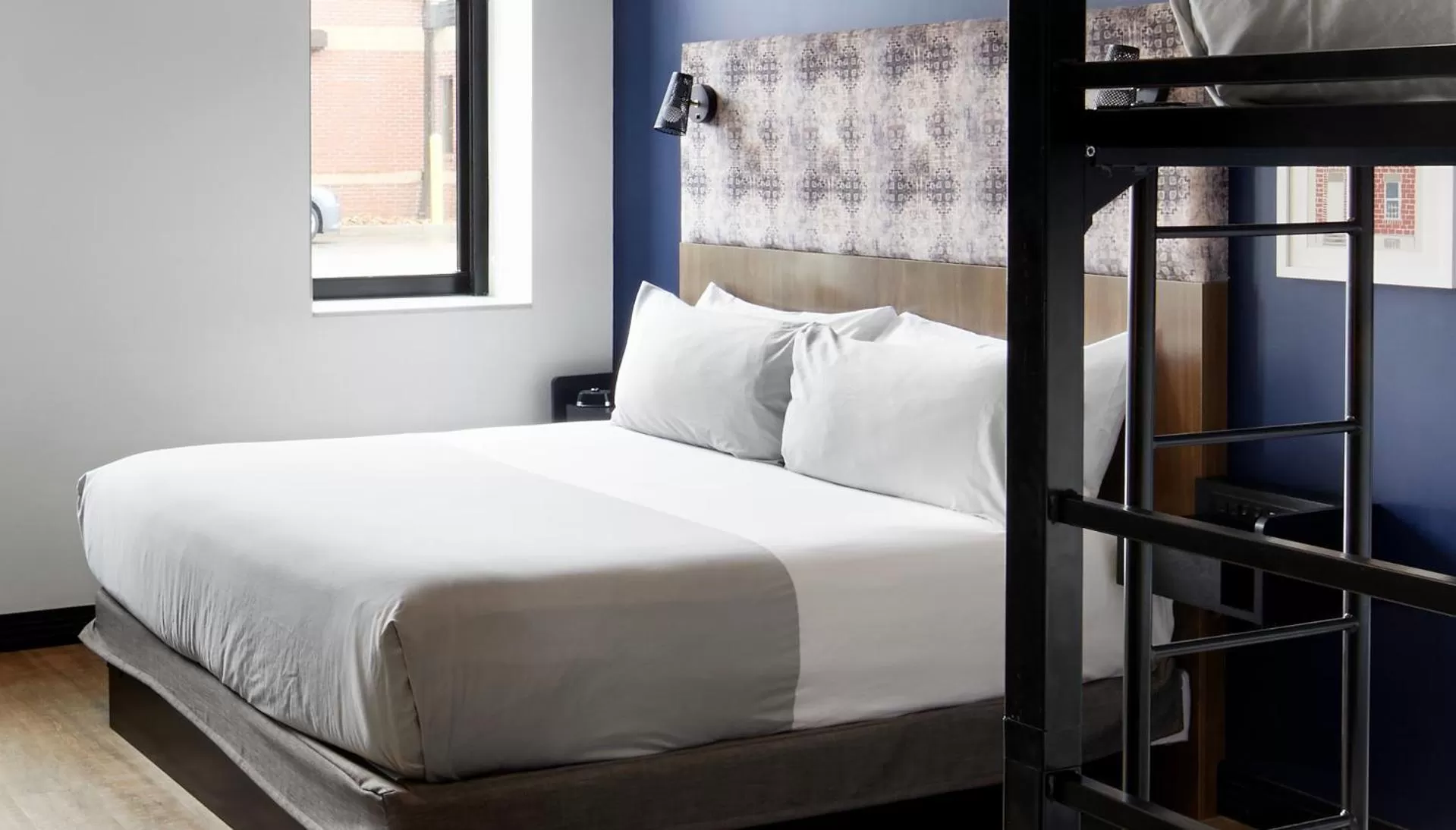 Bed in TRYP by Wyndham Pittsburgh/Lawrenceville