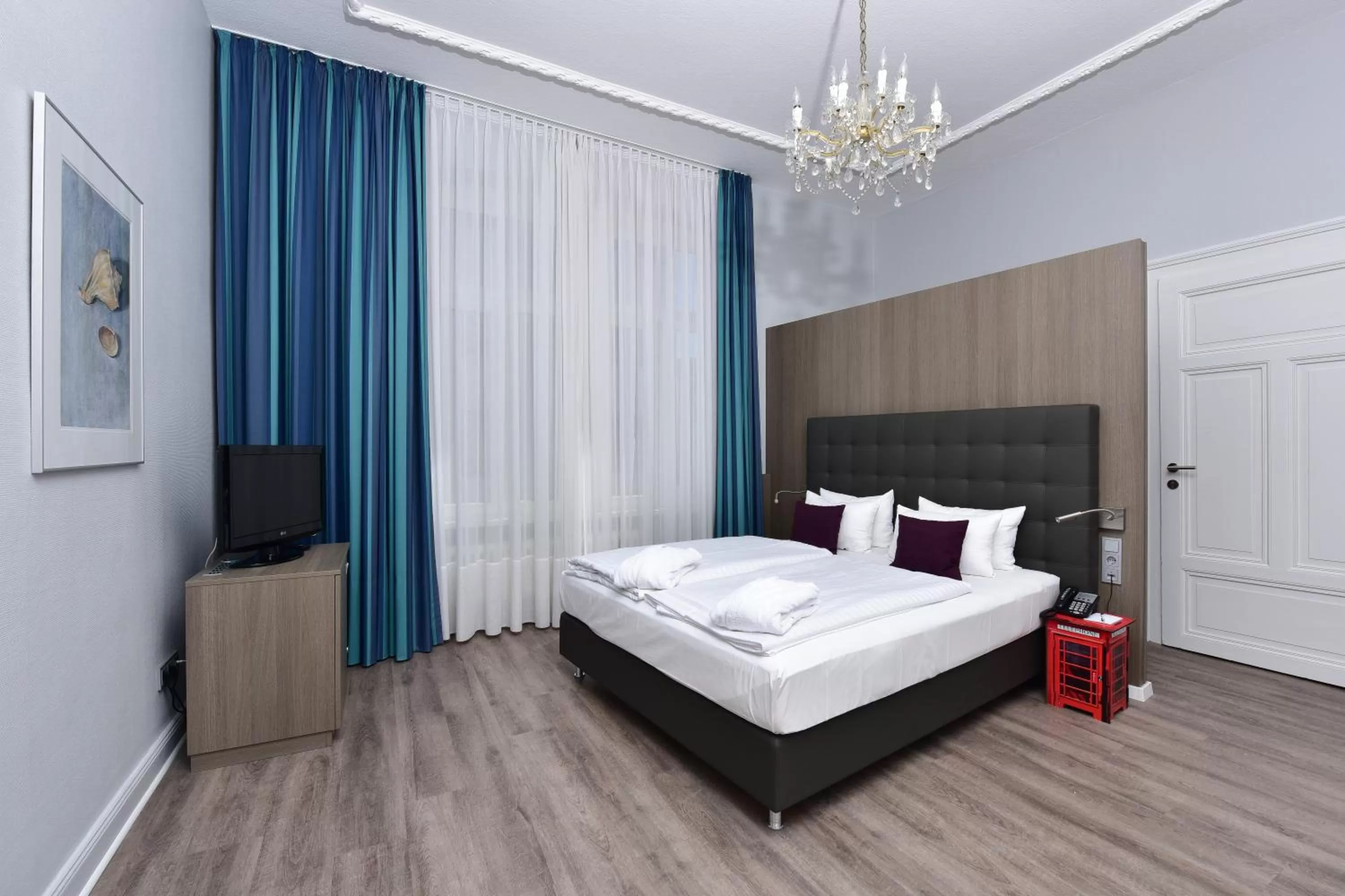 TV and multimedia, Bed in Frühlings-Hotel