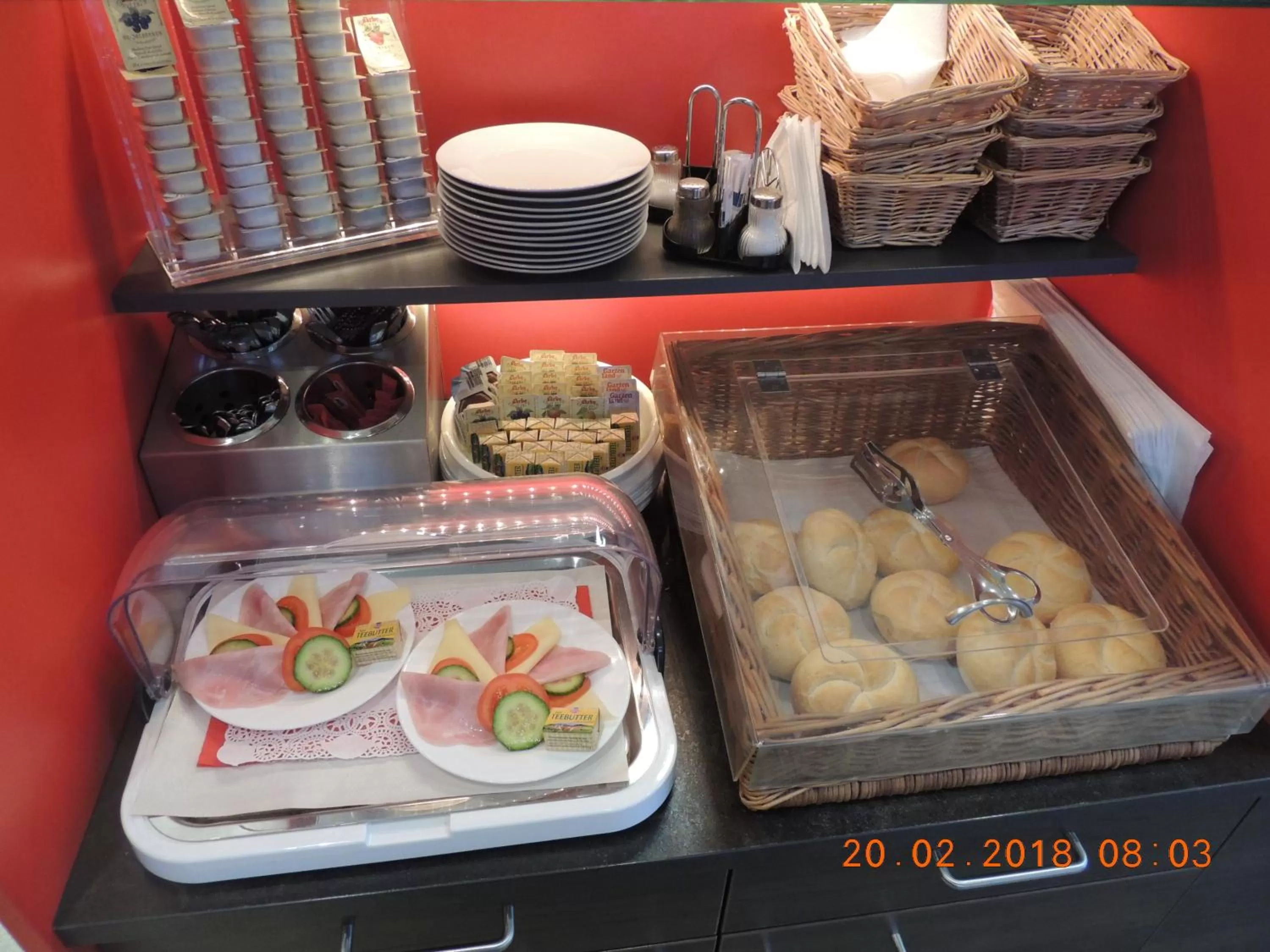 Continental breakfast in AVIA Motel Bisamberg