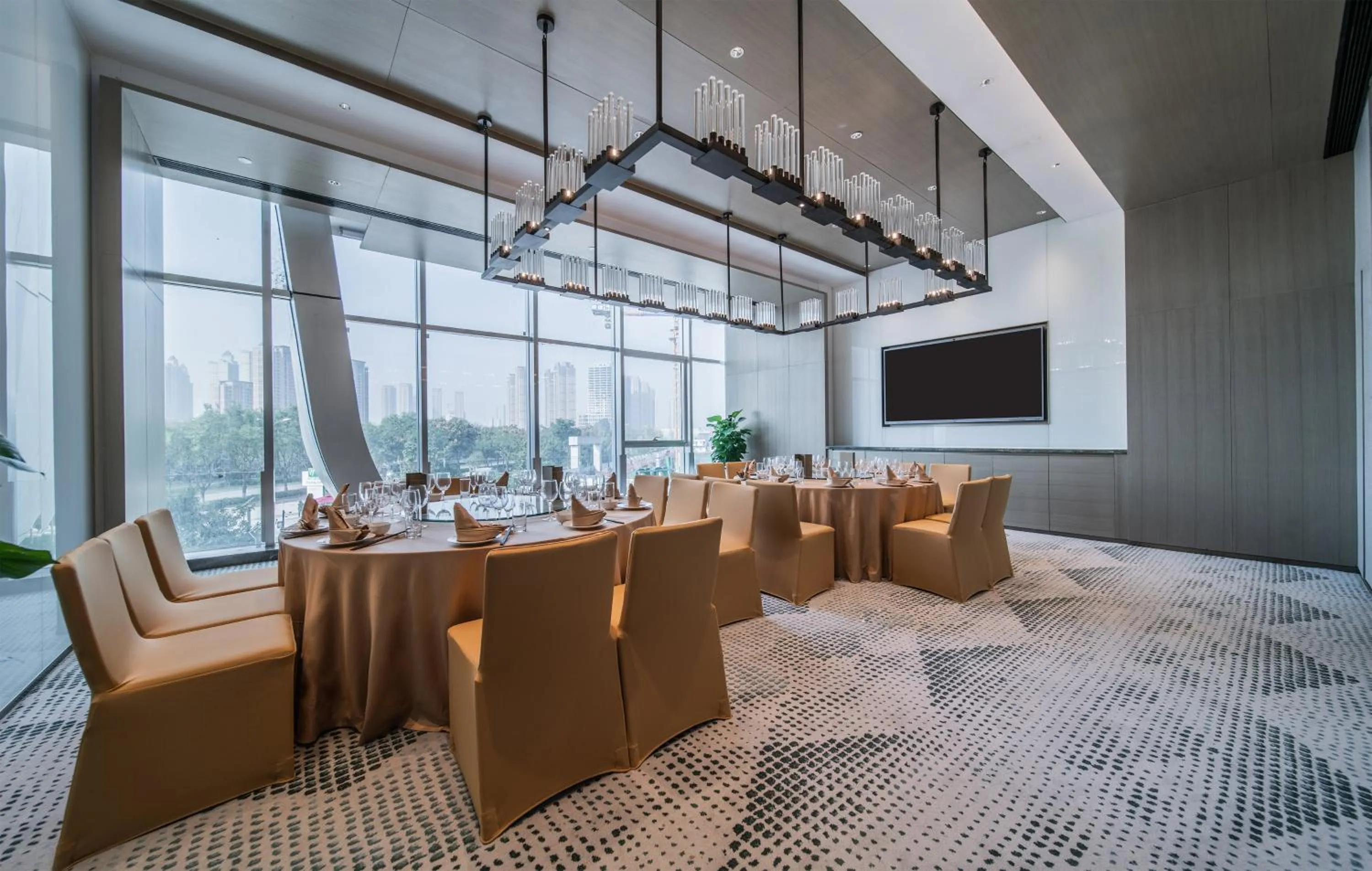 Meeting/conference room in HUALUXE Xi'an Chanba by IHG-西安浐灞华邑酒店-Near Xi'an International Convention Exhibition Center and Shopping mall and The Romantic show of Xi'an-Free Luggage Storage-English Service