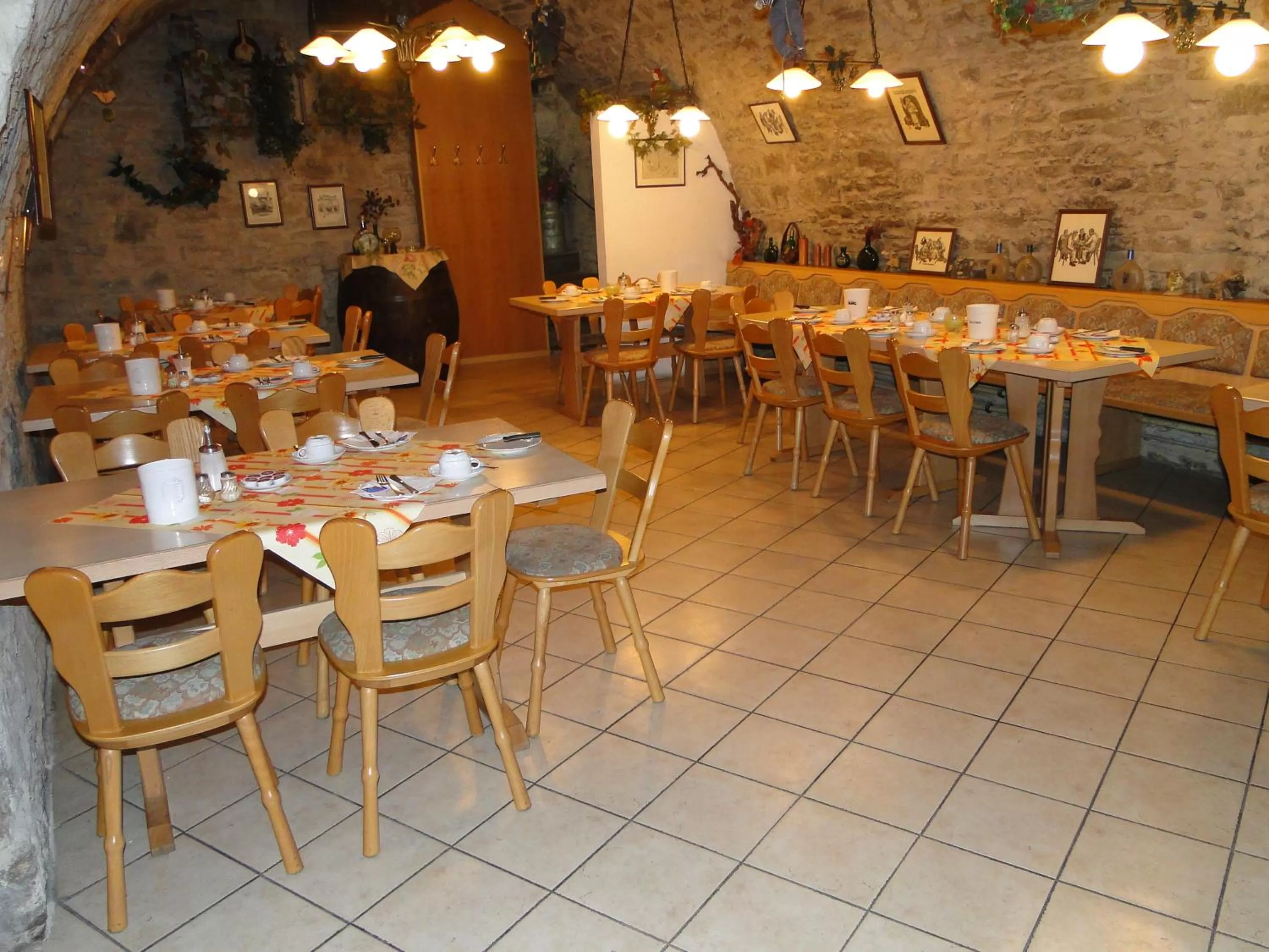 Restaurant/places to eat in Hotel Kitzinger Hof an der B8