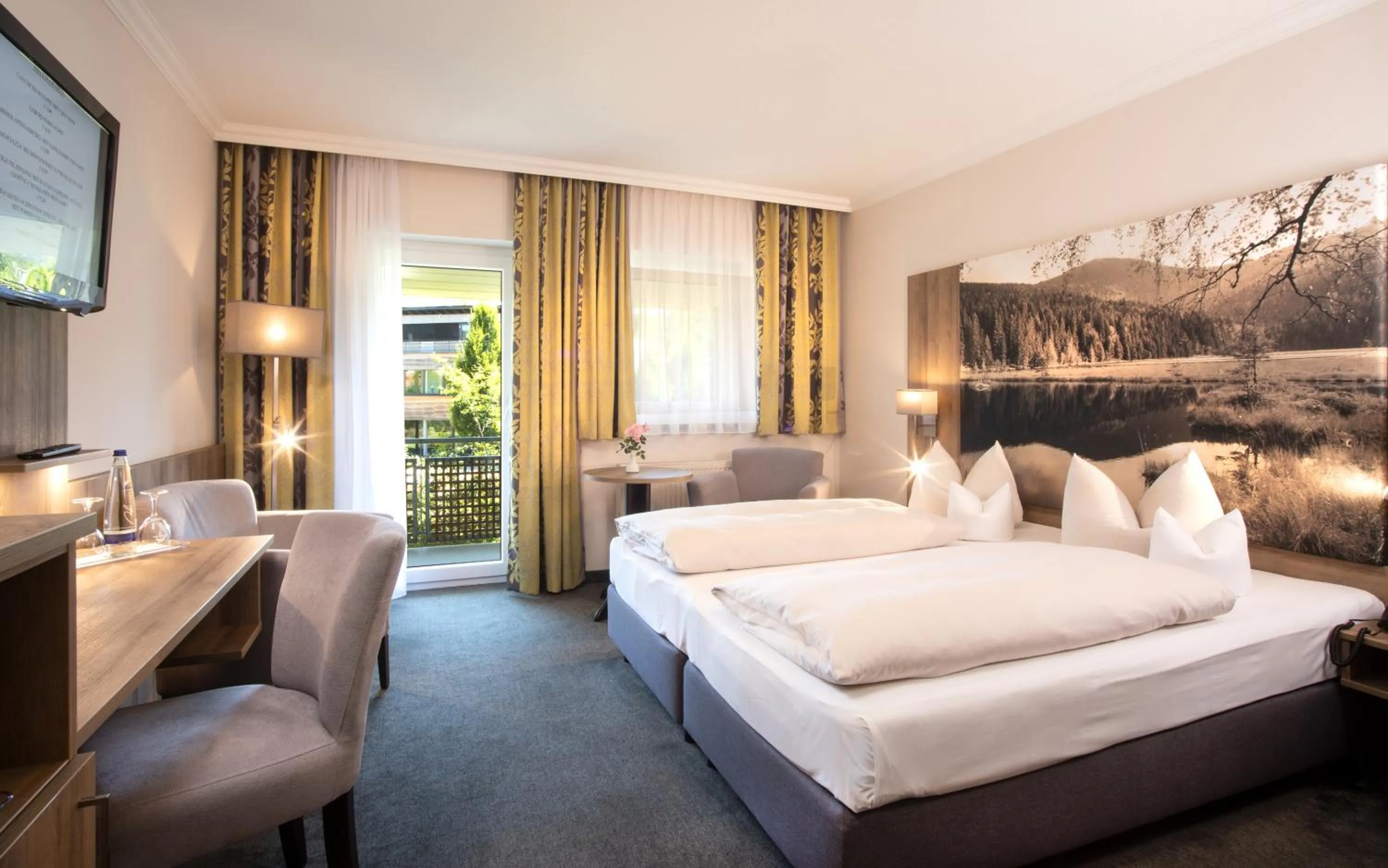 Photo of the whole room, Bed in Hotel Herzog Heinrich