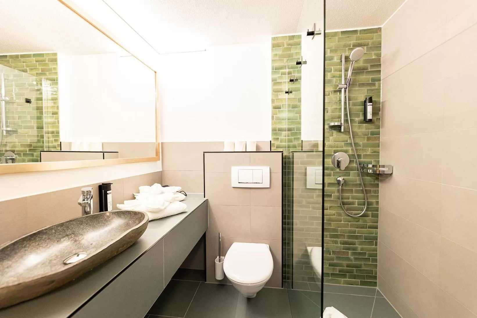 Bathroom in Wellness Aparthotel "Lechlife" incl Pool - 400m zum LIFT