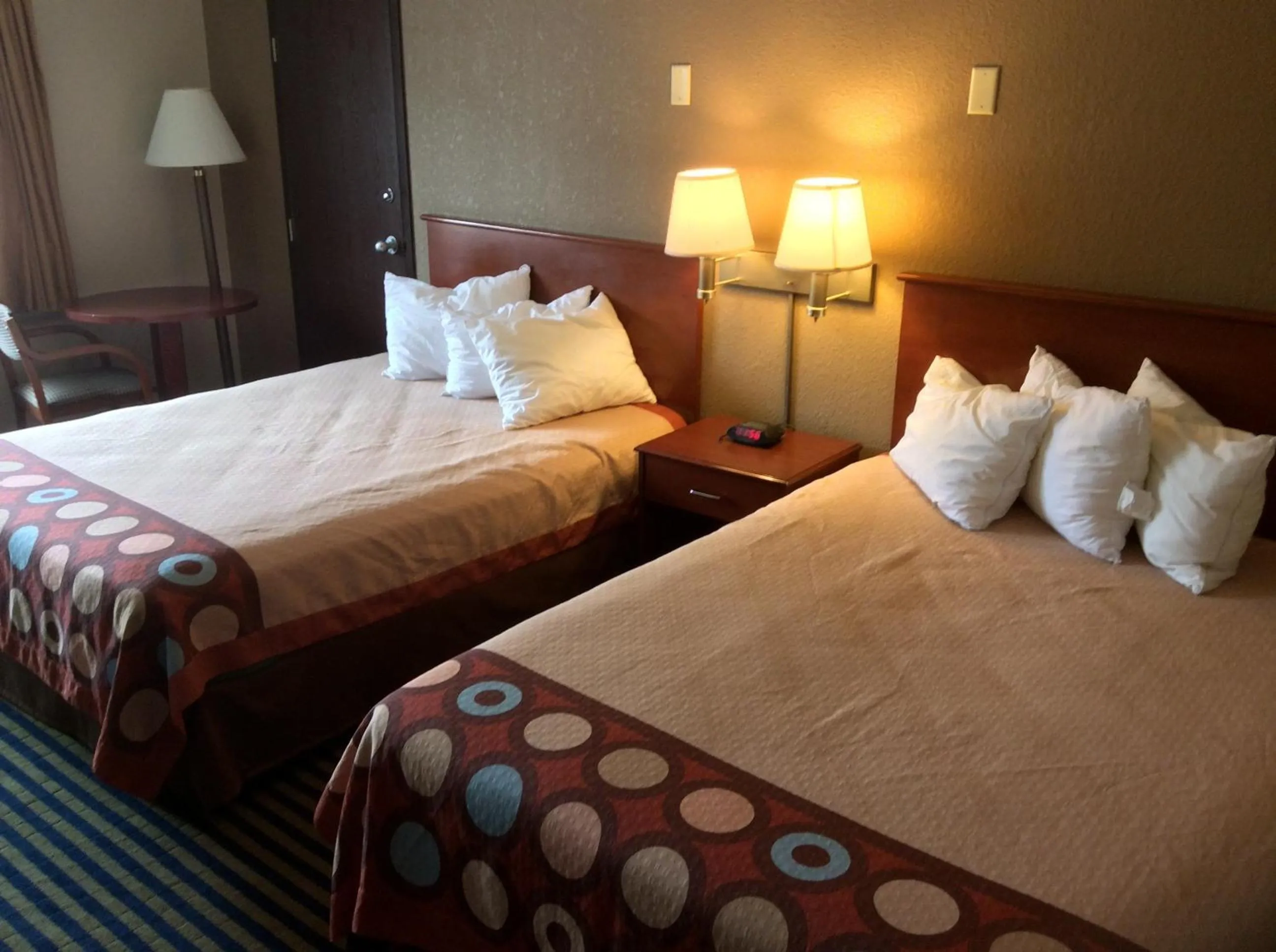 Bed in Super 8 by Wyndham Marshalltown