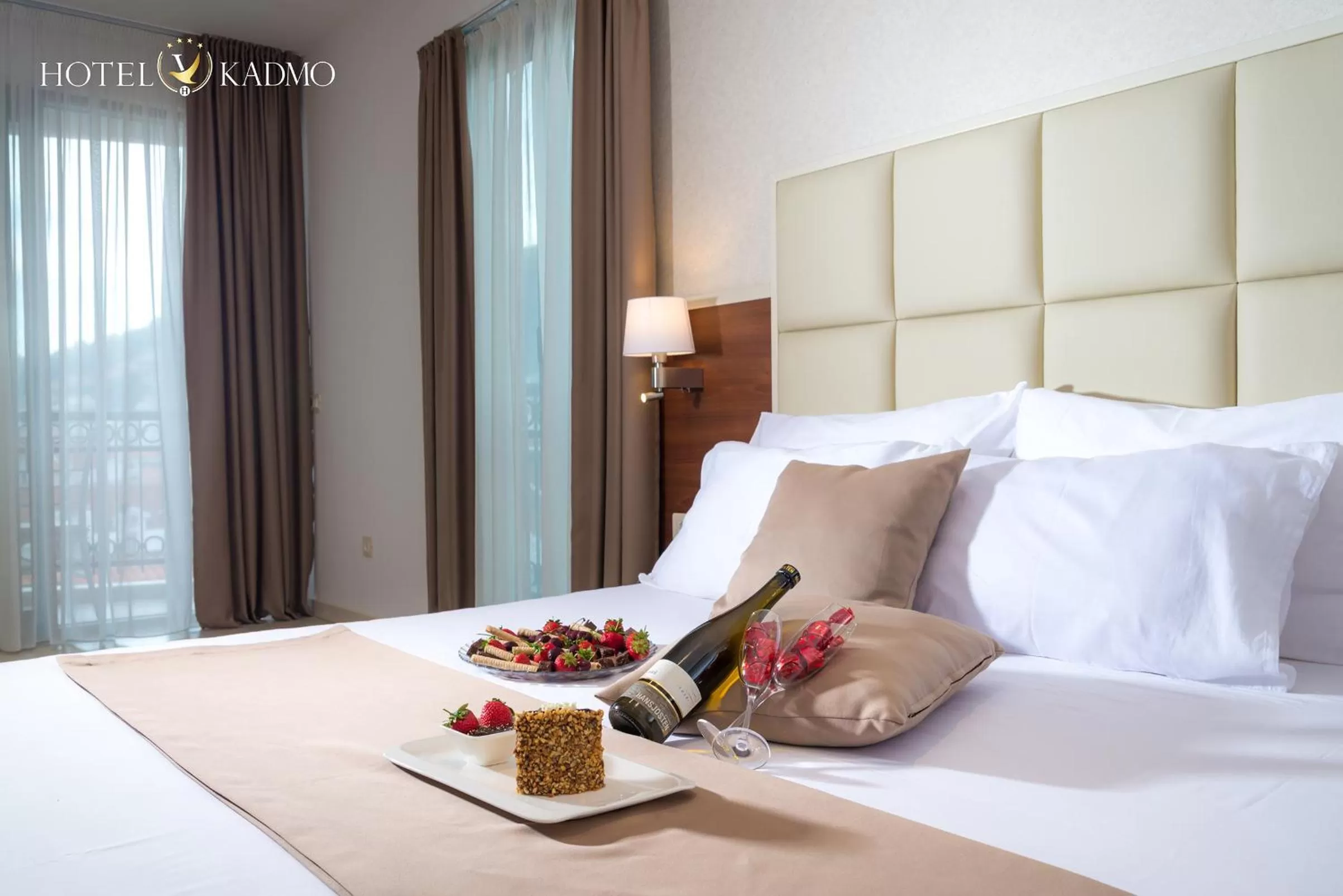 Bedroom, Bed in Hotel Kadmo by Aycon