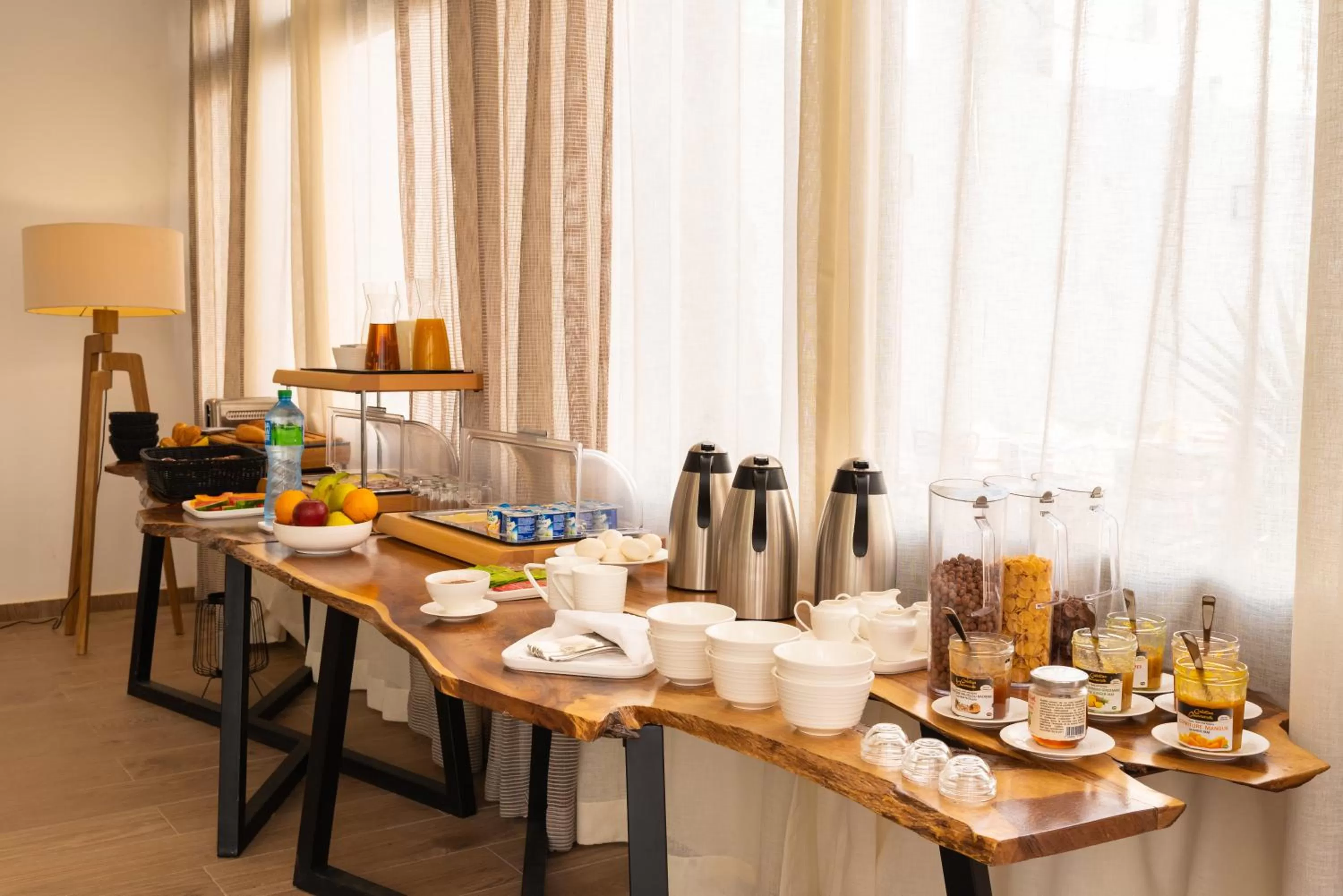 Restaurant/places to eat, Breakfast in Hotel L'Adresse Dakar
