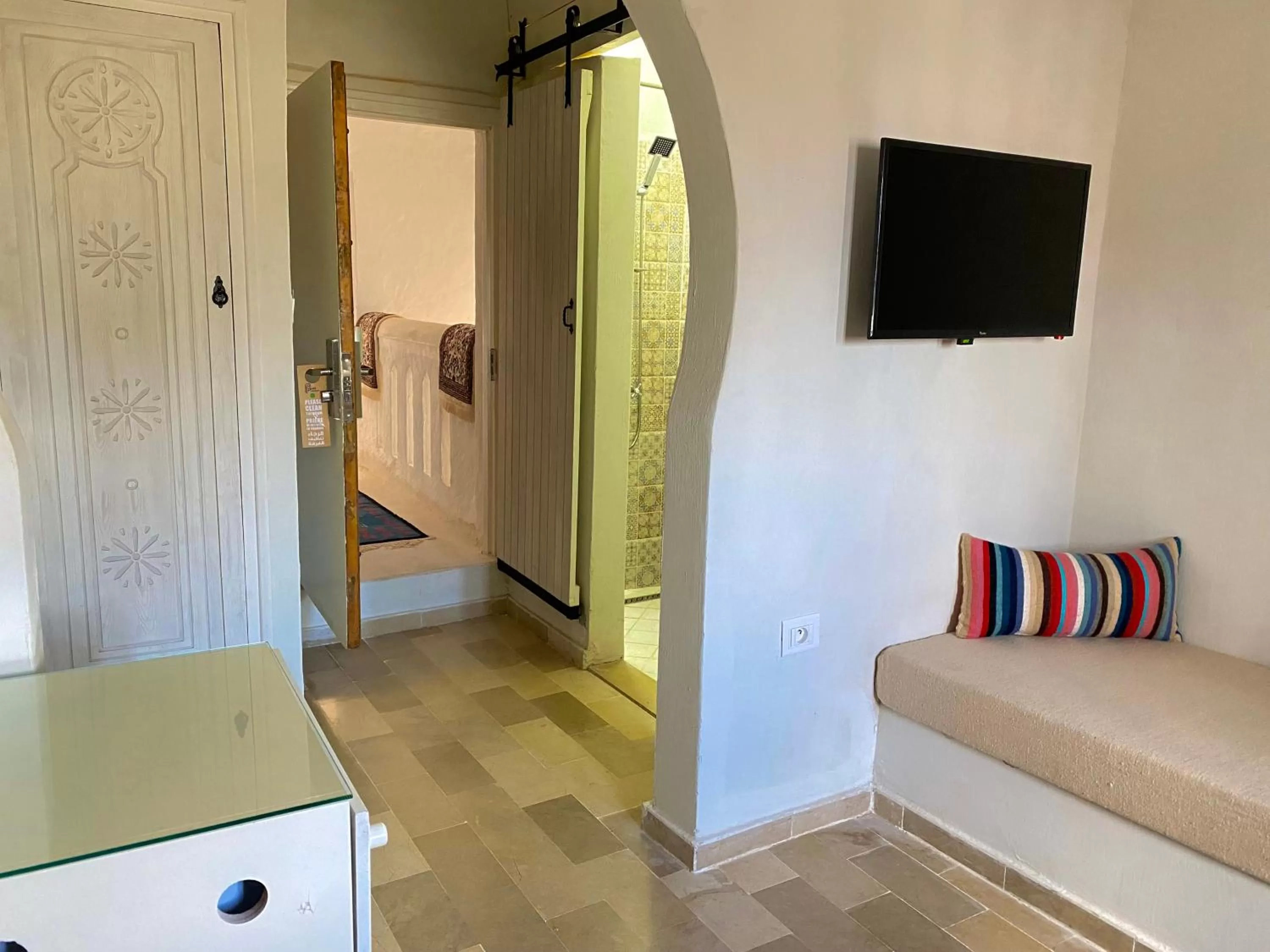 TV and multimedia in Hôtel Djerba Authentique - Au centre de Midoun