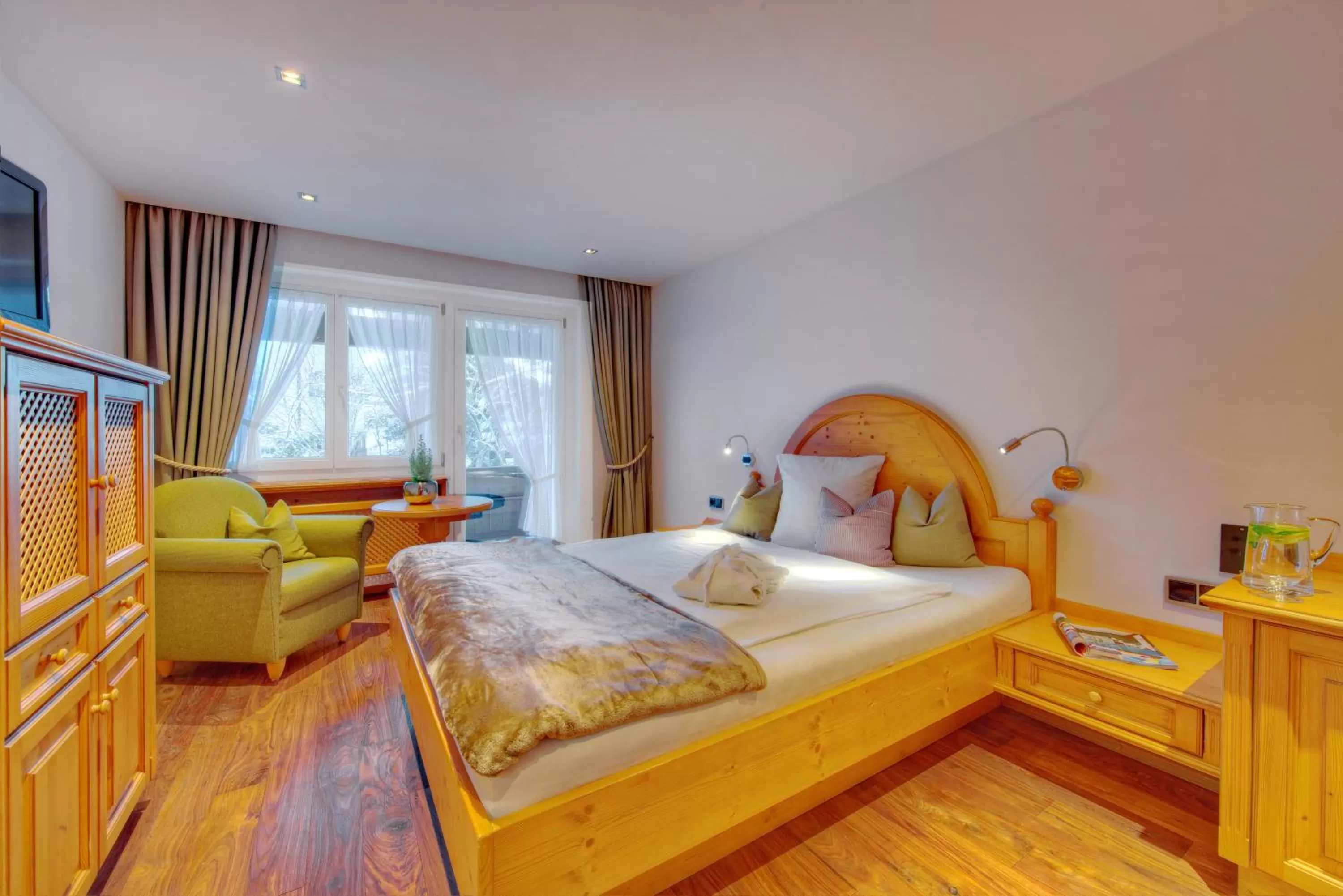 Property building, Bed in DIANA Naturpark Hotel - Partnerbetrieb von "Oberstaufen PLUS GOLF"