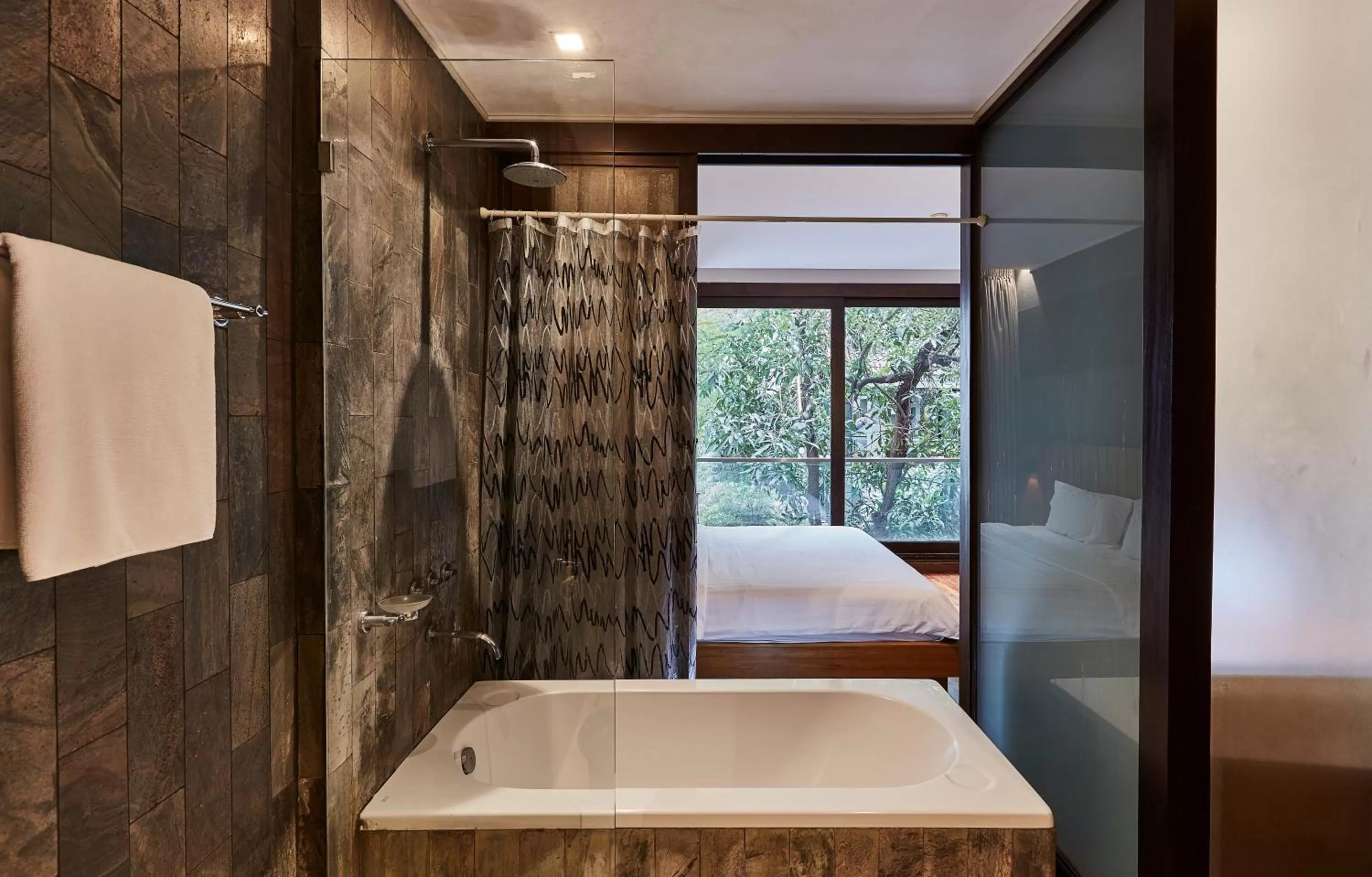 Shower, Bed in LUXX Langsuan Hotel - SHA Plus