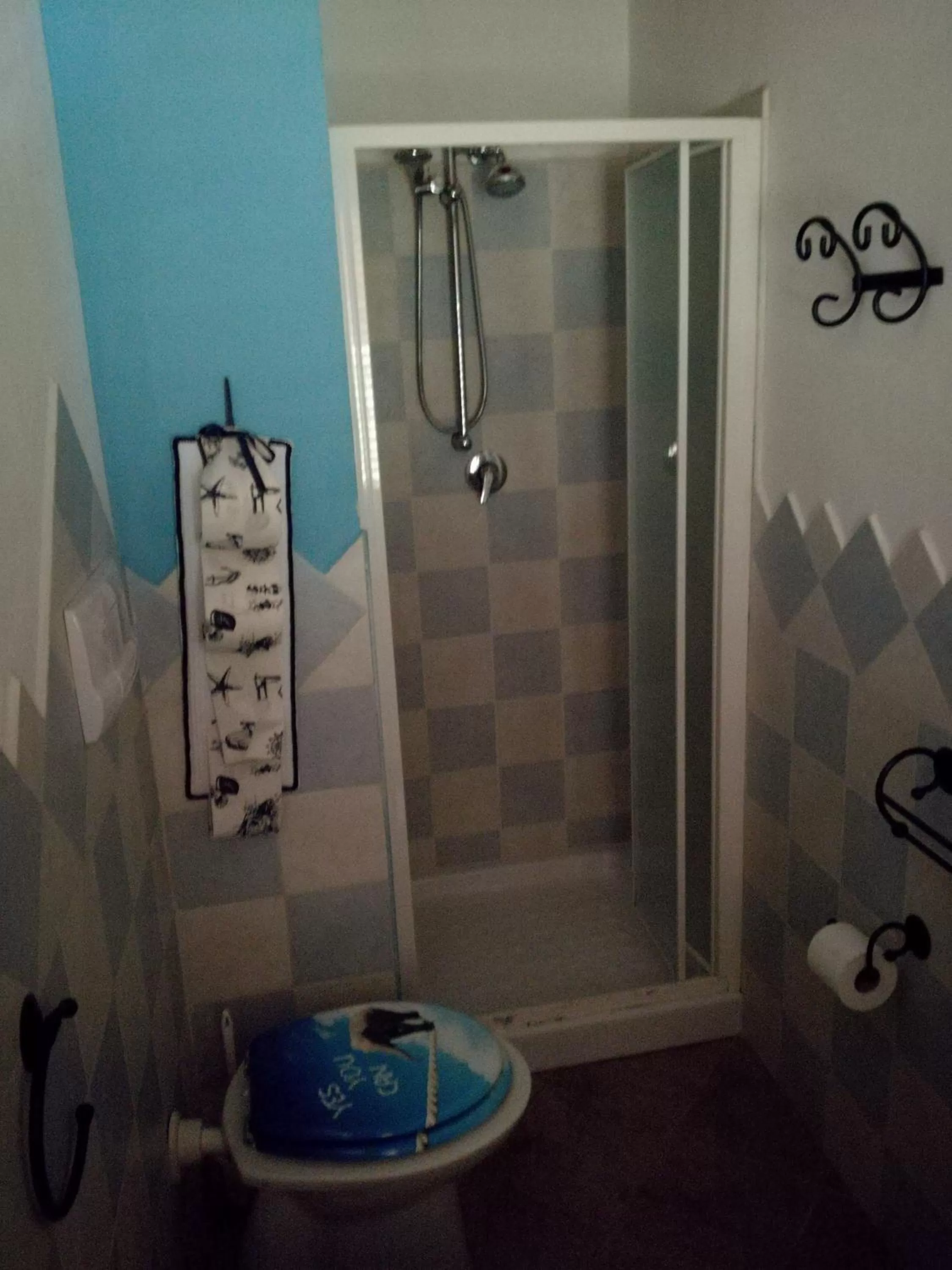 Shower in B&B funtanadetalia