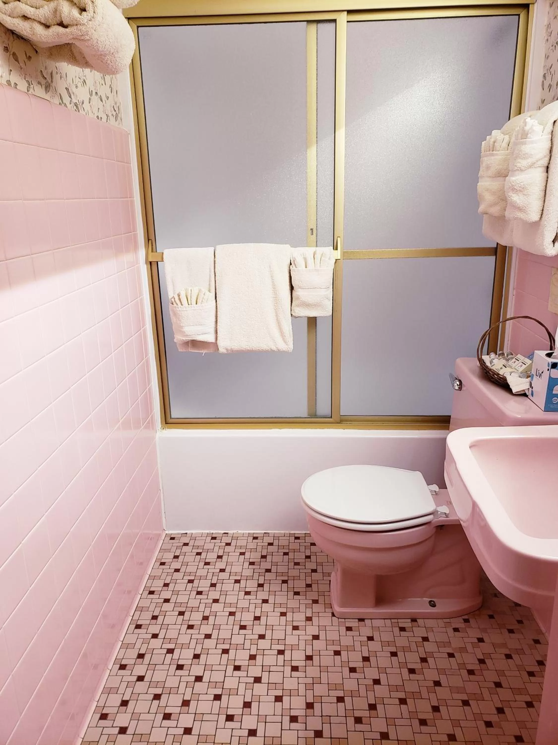 Bath, Bathroom in Lowell Inn