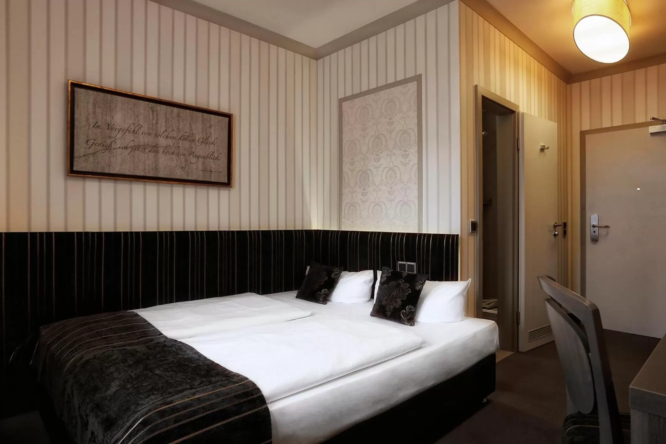 Decorative detail, Bed in Konsumhotel Dorotheenhof Weimar