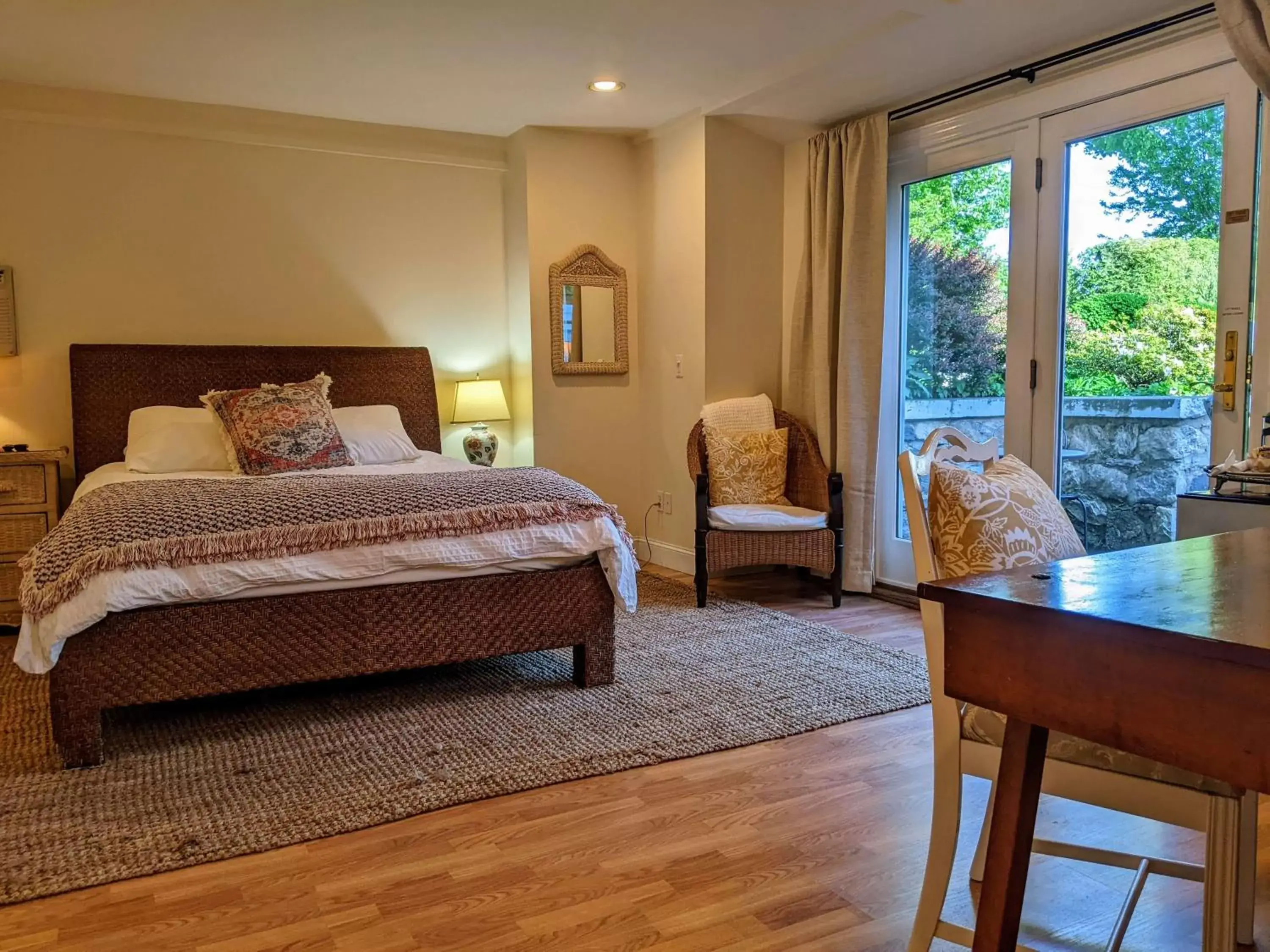 Double Room with Patio in Stanton House Inn Double Room with Patio in Stanton House Inn